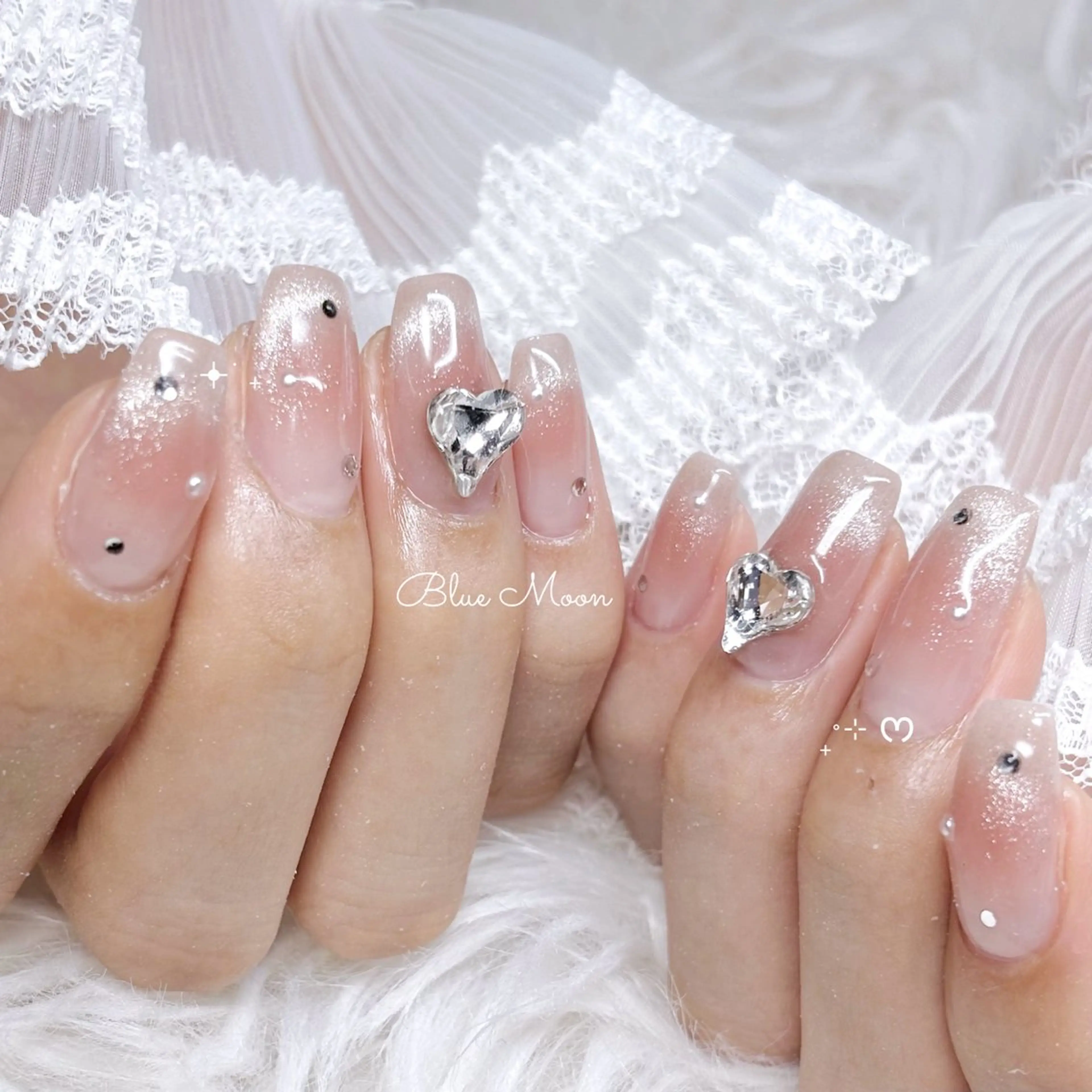 ネイル ハンドネイル フットネイル ハンドケア nail salon Blue Moonのネイルデザイン