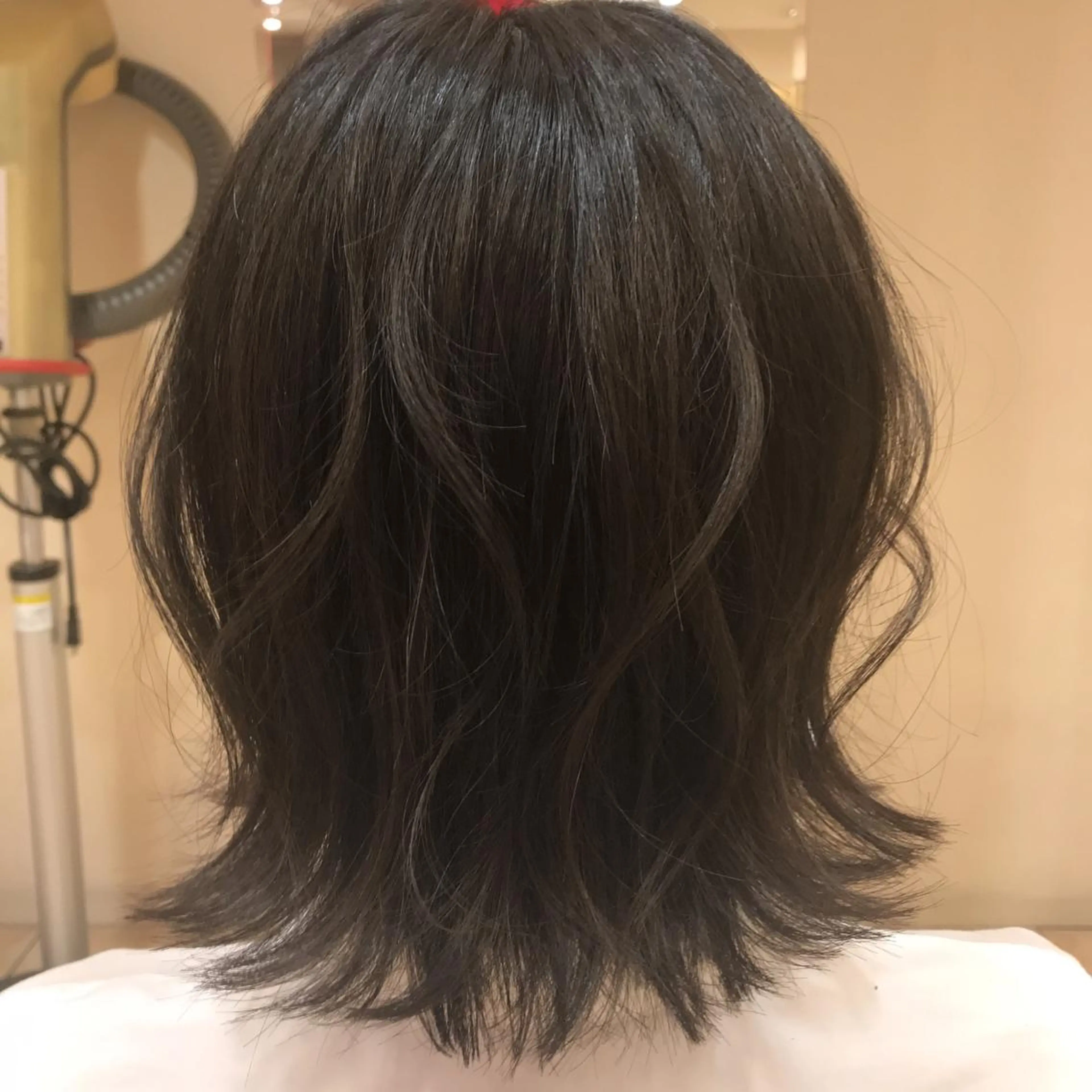 ミディアム 斎藤 彩香のヘアスタイル