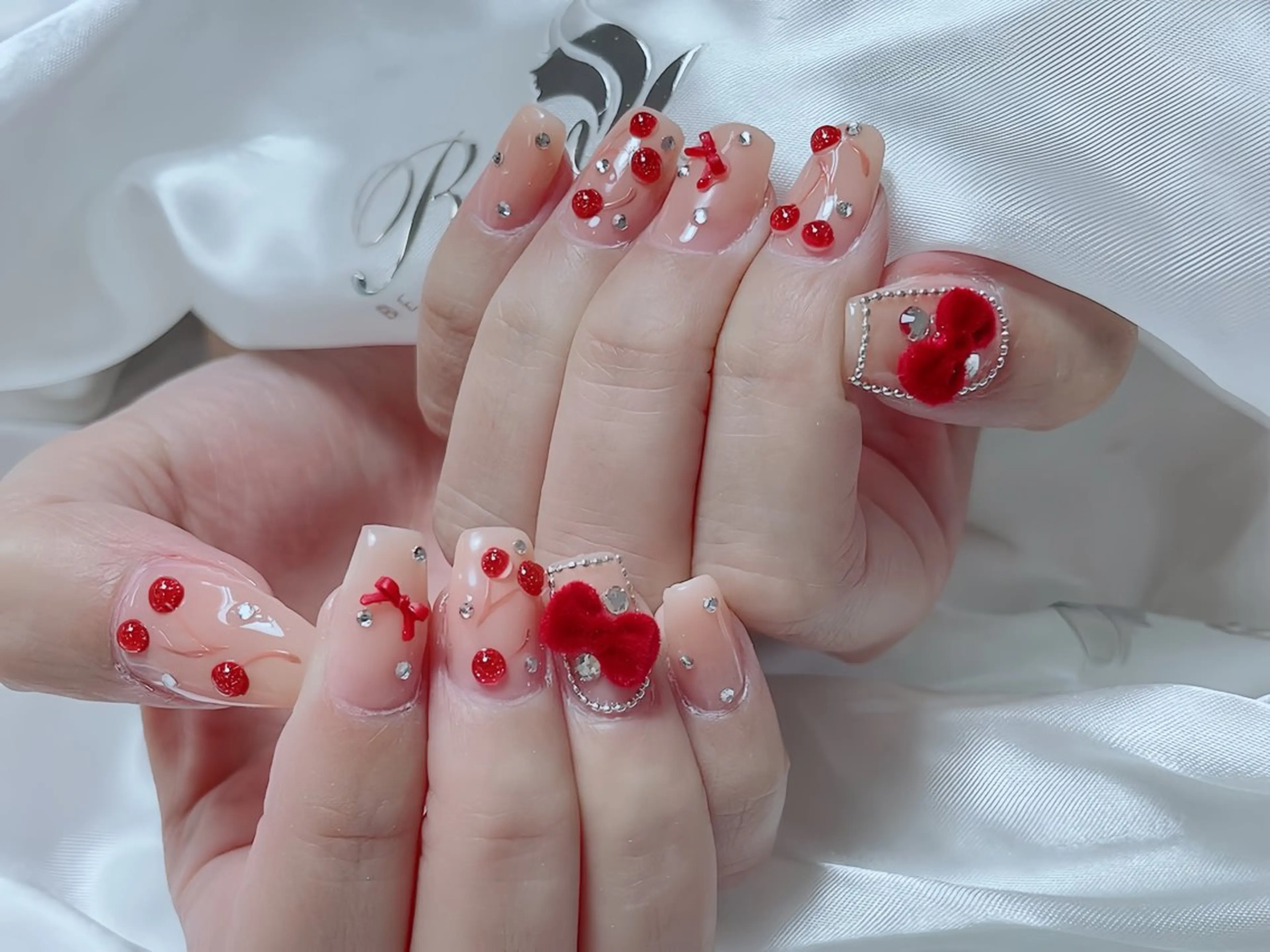 ネイル アニマル柄 ボルドー ブラウン チークネイル フレンチネイル ハンドネイル Rin Nail 新大久保店のネイルデザイン