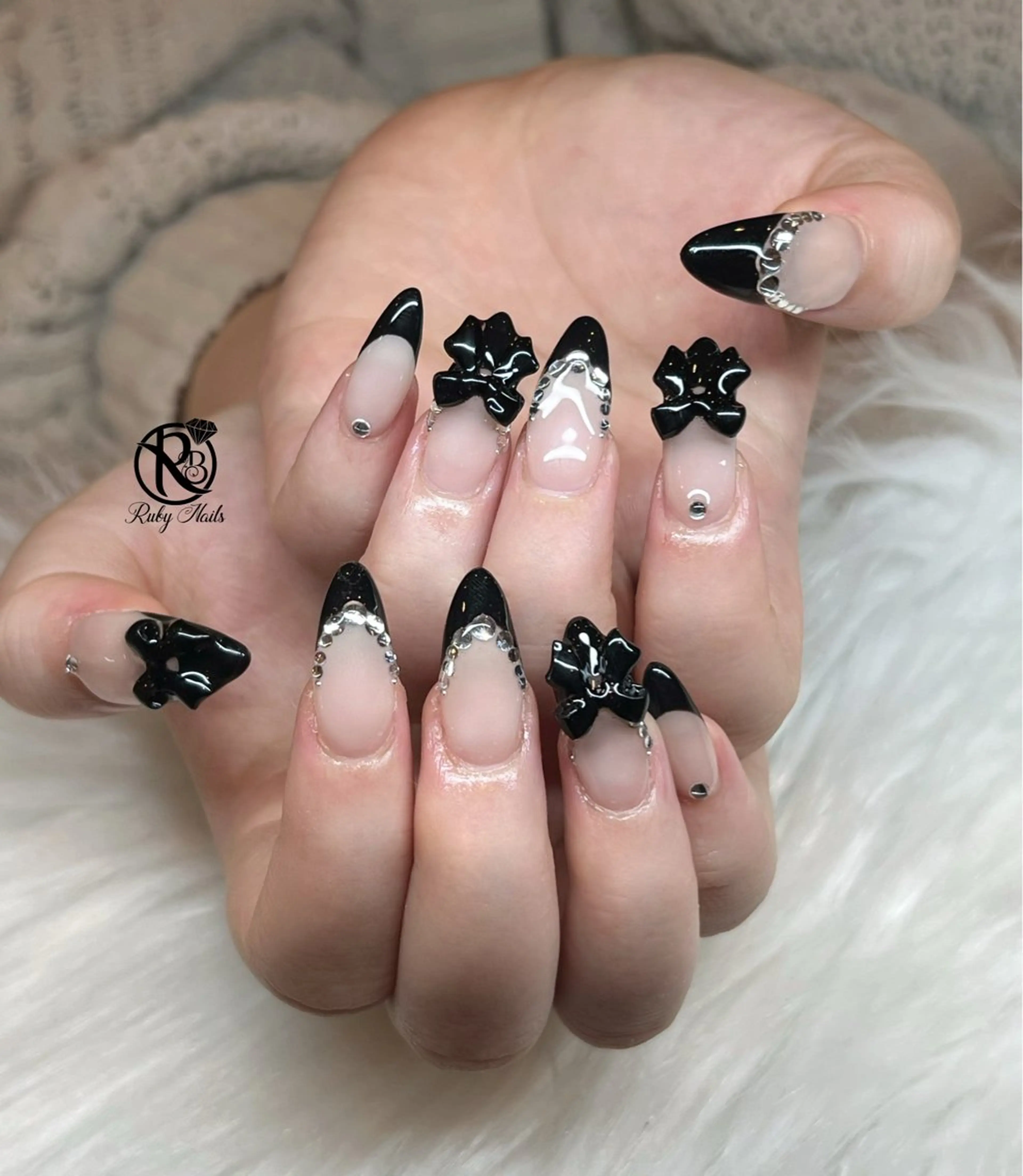 ネイル ボルドー ブラウン チークネイル ドット フットネイル ハンドネイル RUBY Nail 日暮里店のネイルデザイン