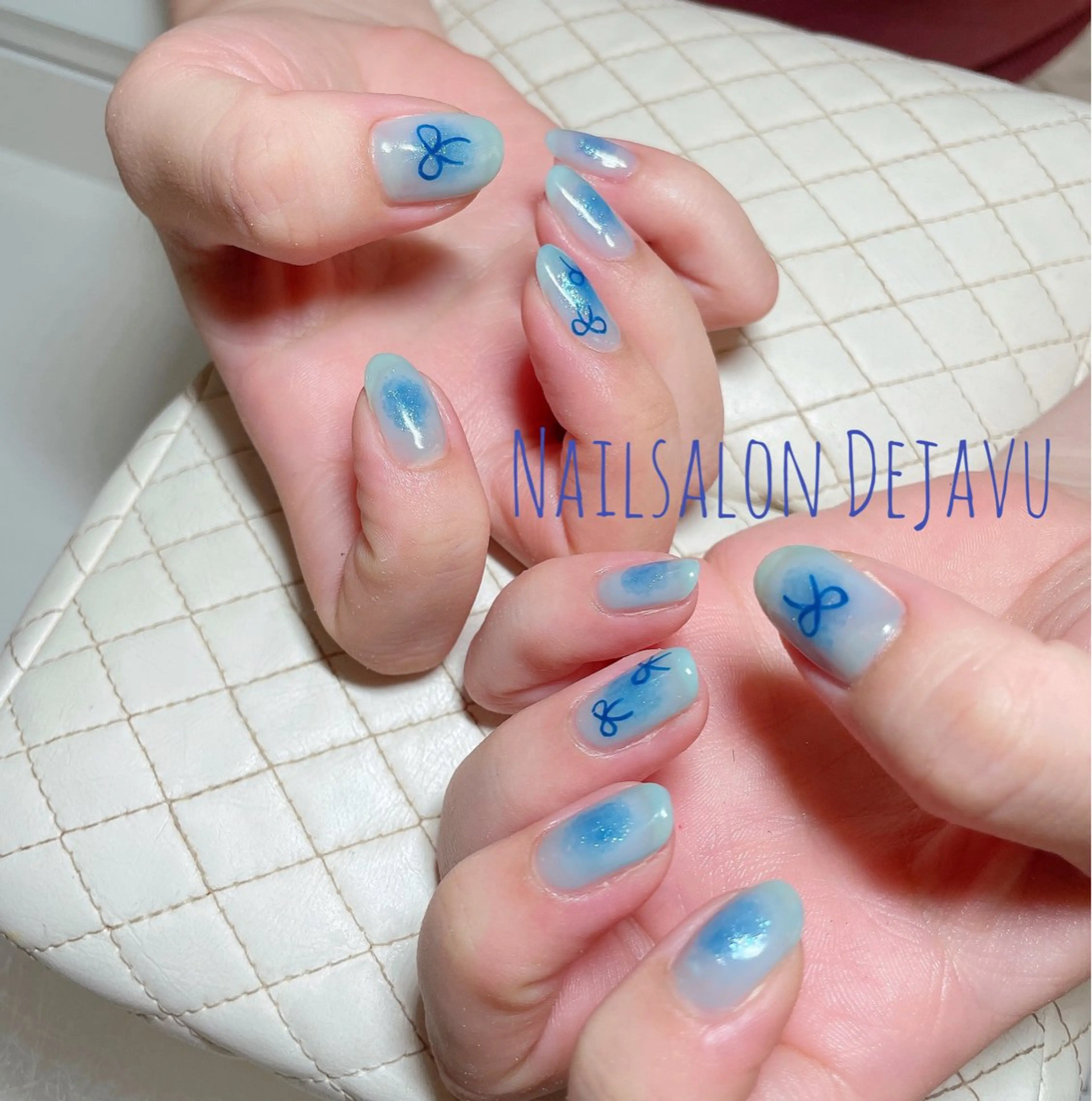ネイル ブルー リボン Nail salon Dejavu 🌿のネイルデザイン