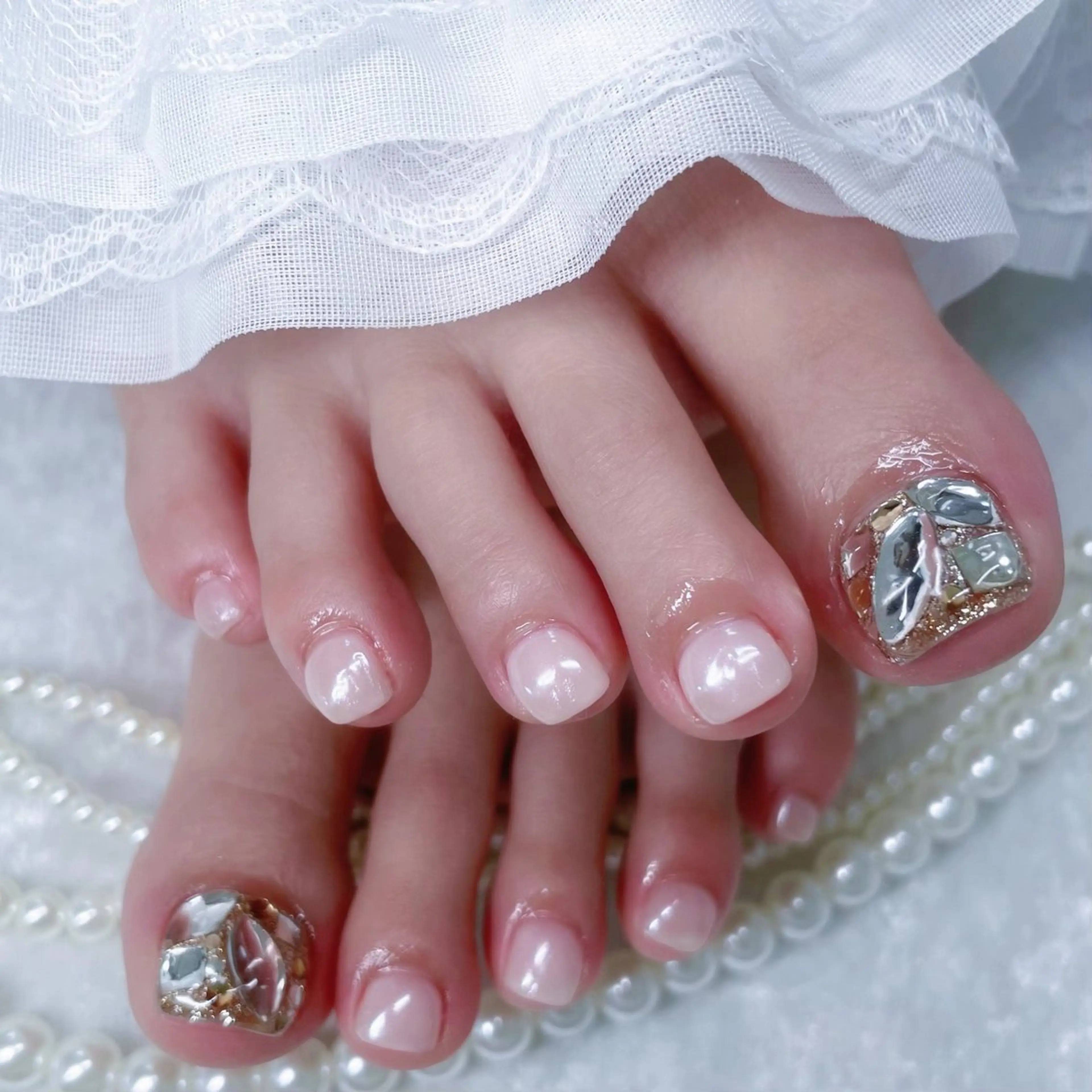 ネイル MINAMI໒꒱ Y2K、韓国ガーリーのネイルデザイン