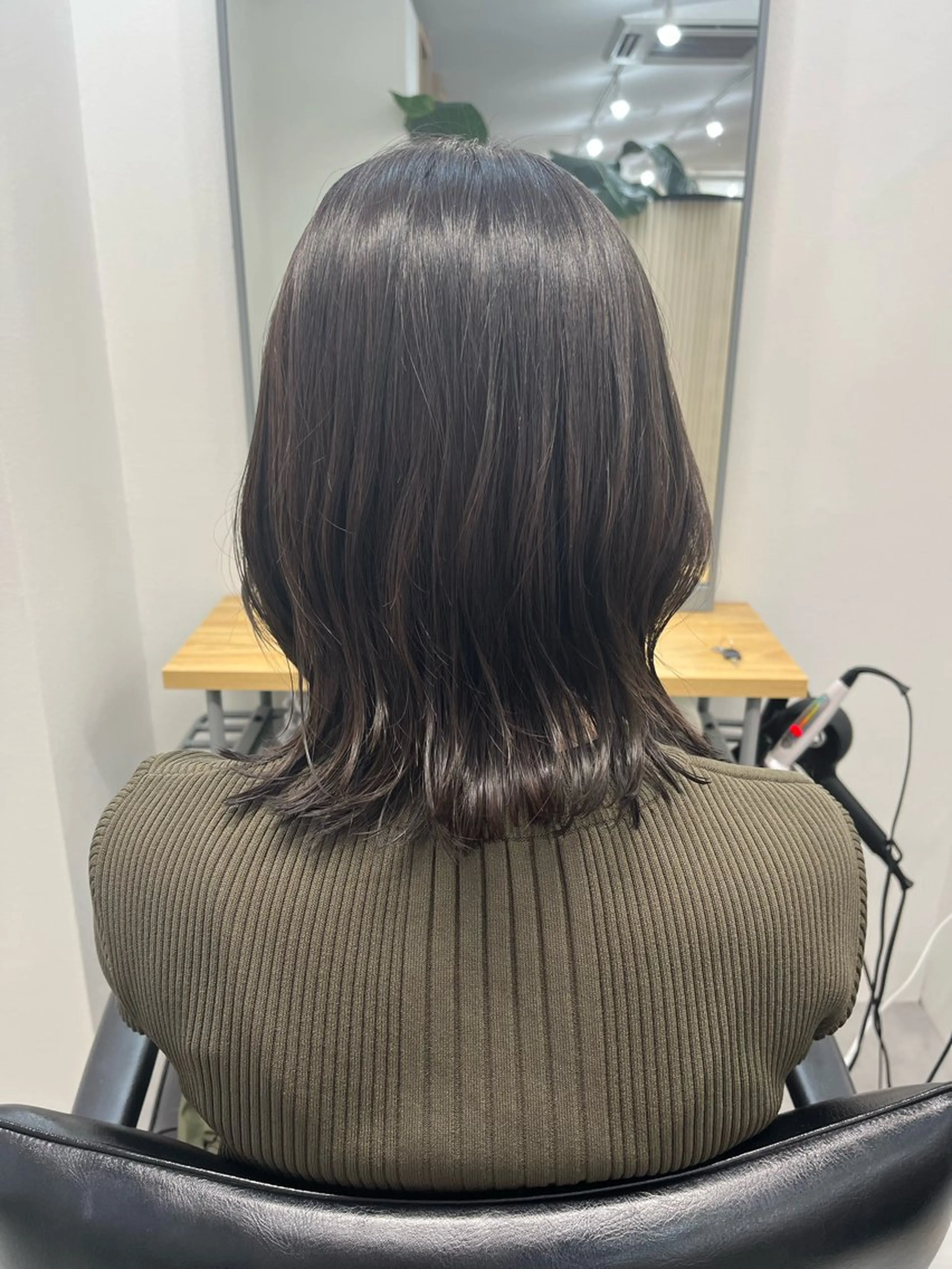 ミディアム カラー 透明感カラー グレージュ オリーブグレージュ オリーブグレー 難波/髪質改善/スパ ツヤ/顔周りレイヤーのヘアスタイル