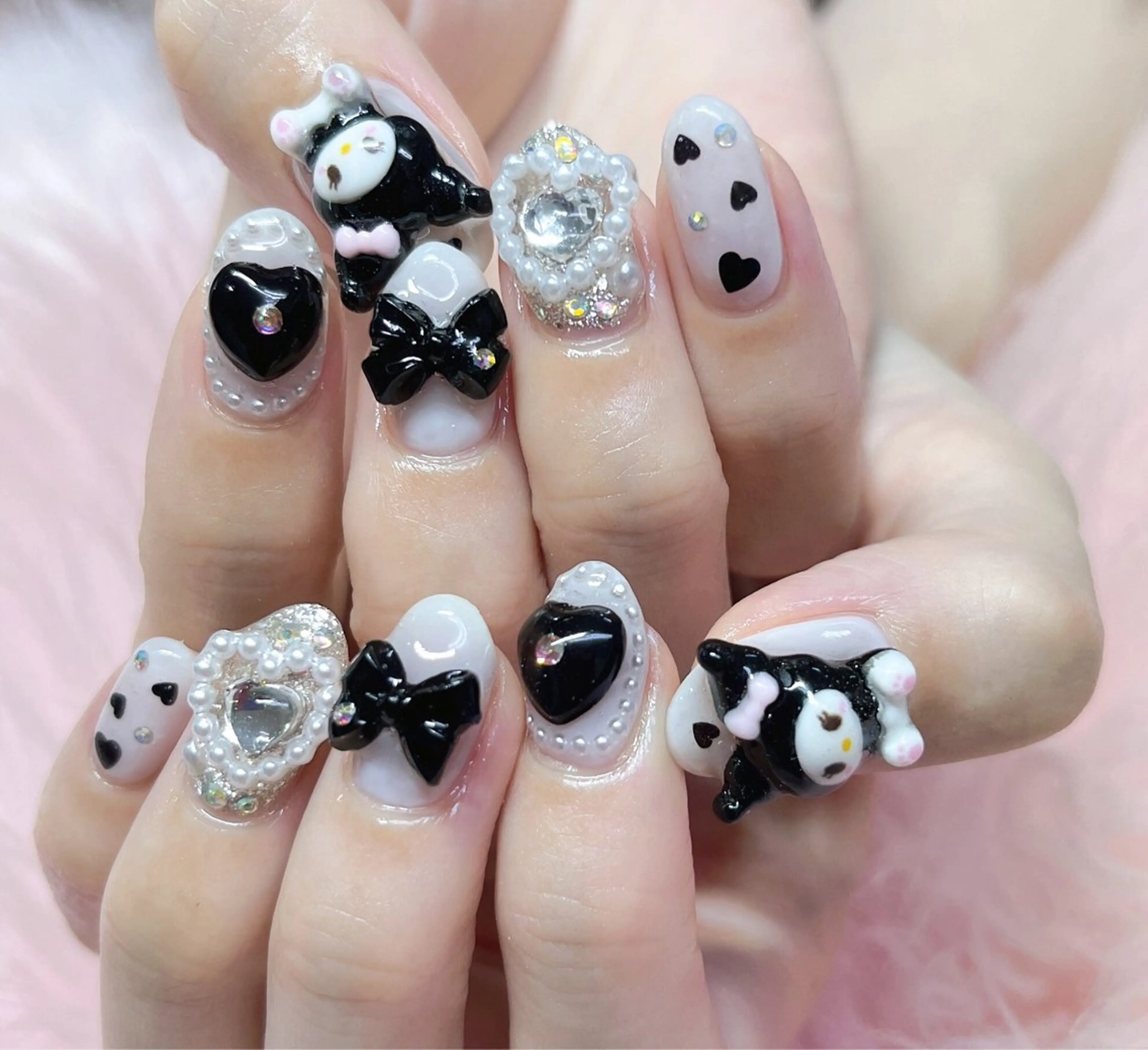 ネイル フレンチネイル ジェルネイル グラデーション 韓国ネイル ラメ(グリッター) ハンドネイル MoonNail ユリ🌸のネイルデザイン