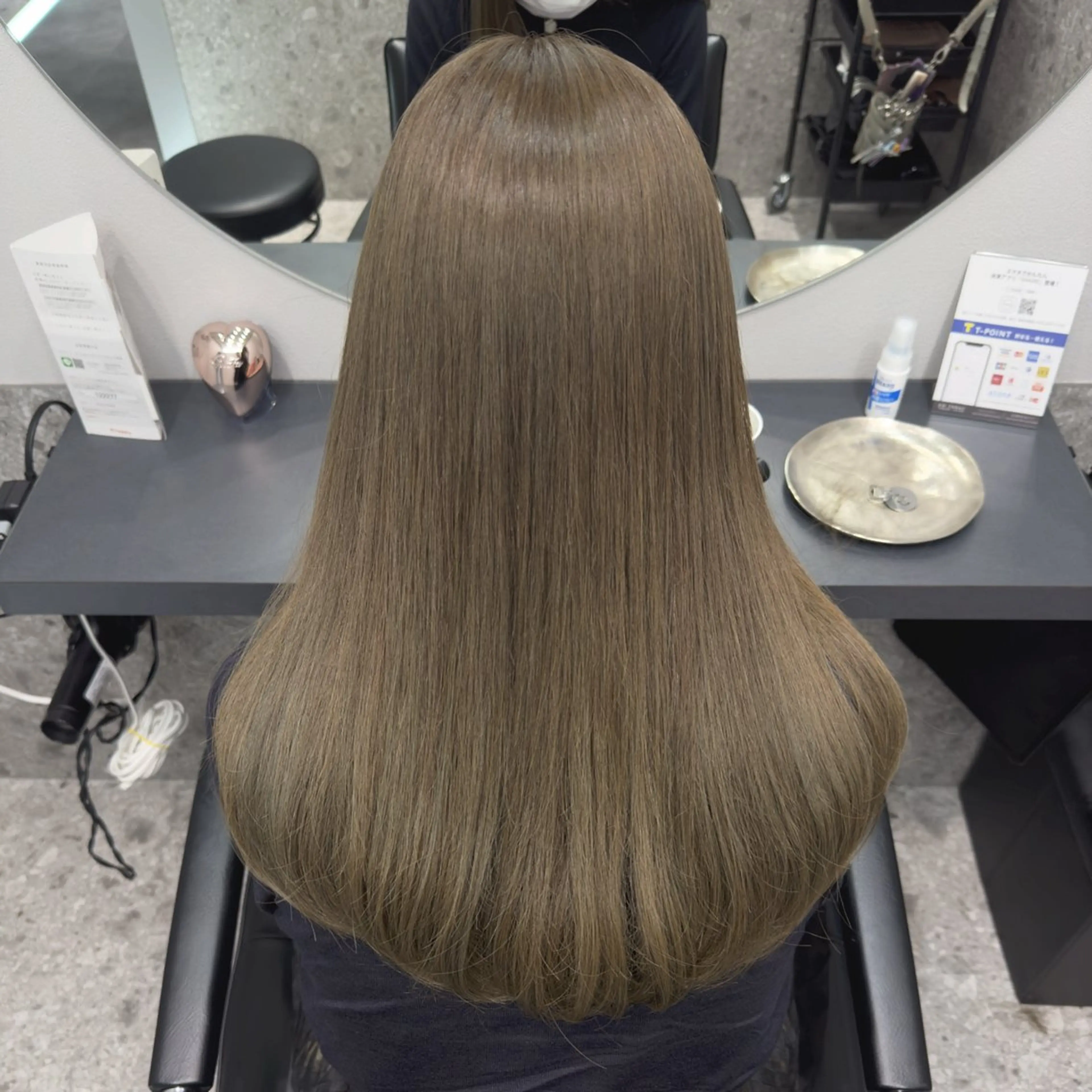 セミロング カラー ヘアアレンジ ベージュカラー ブリーチ ブリーチなしカラー オリーブベージュ カット ヘアカラー トリートメント 美髪矯正/透明感カラ ー🫧YUUKI🫧のヘアスタイル