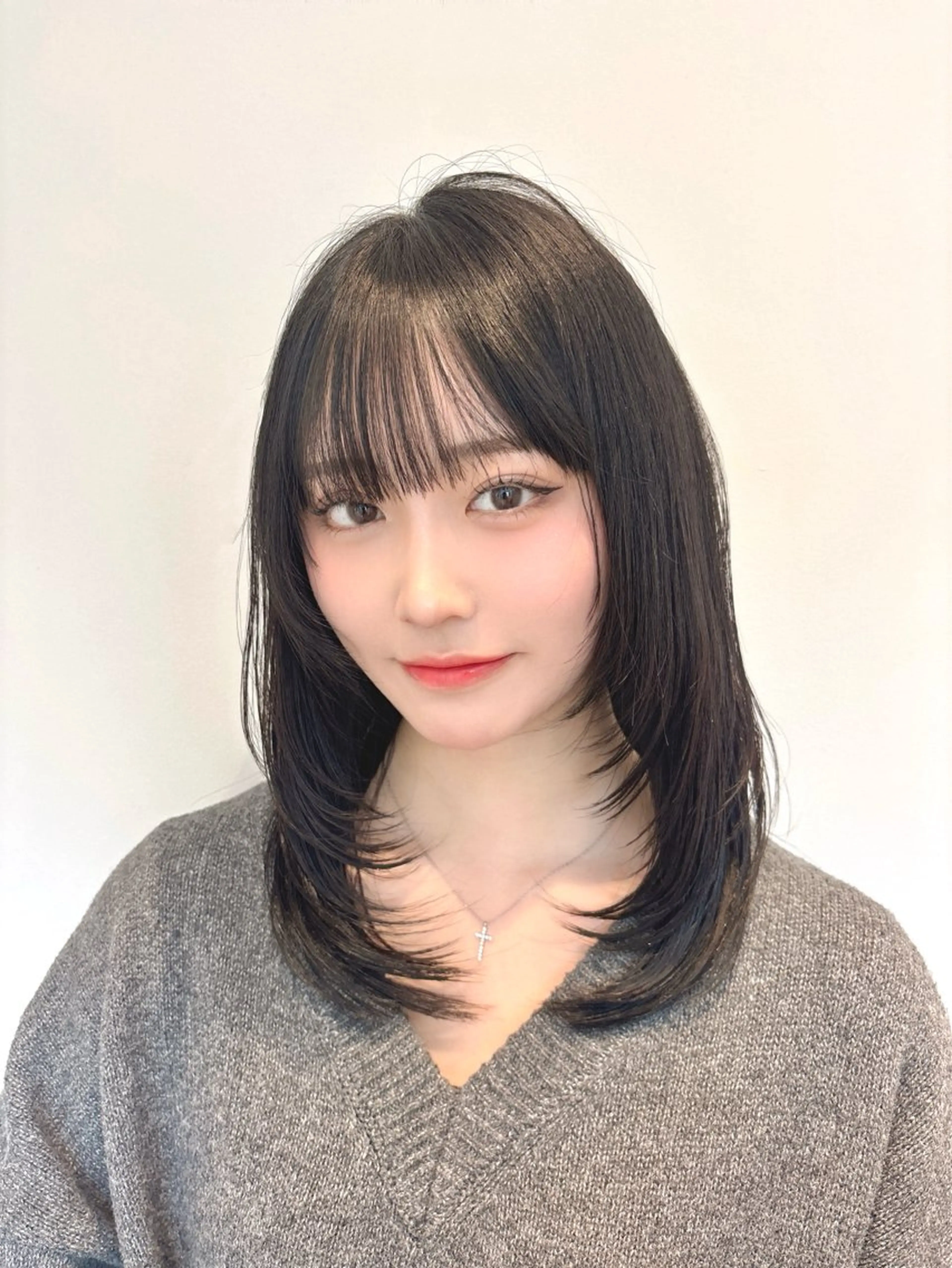 ミディアム 顔まわりレイヤー レイヤーカット カット 🍀本格ヘッドスパ 👑髪質改善🍀英司のヘアスタイル