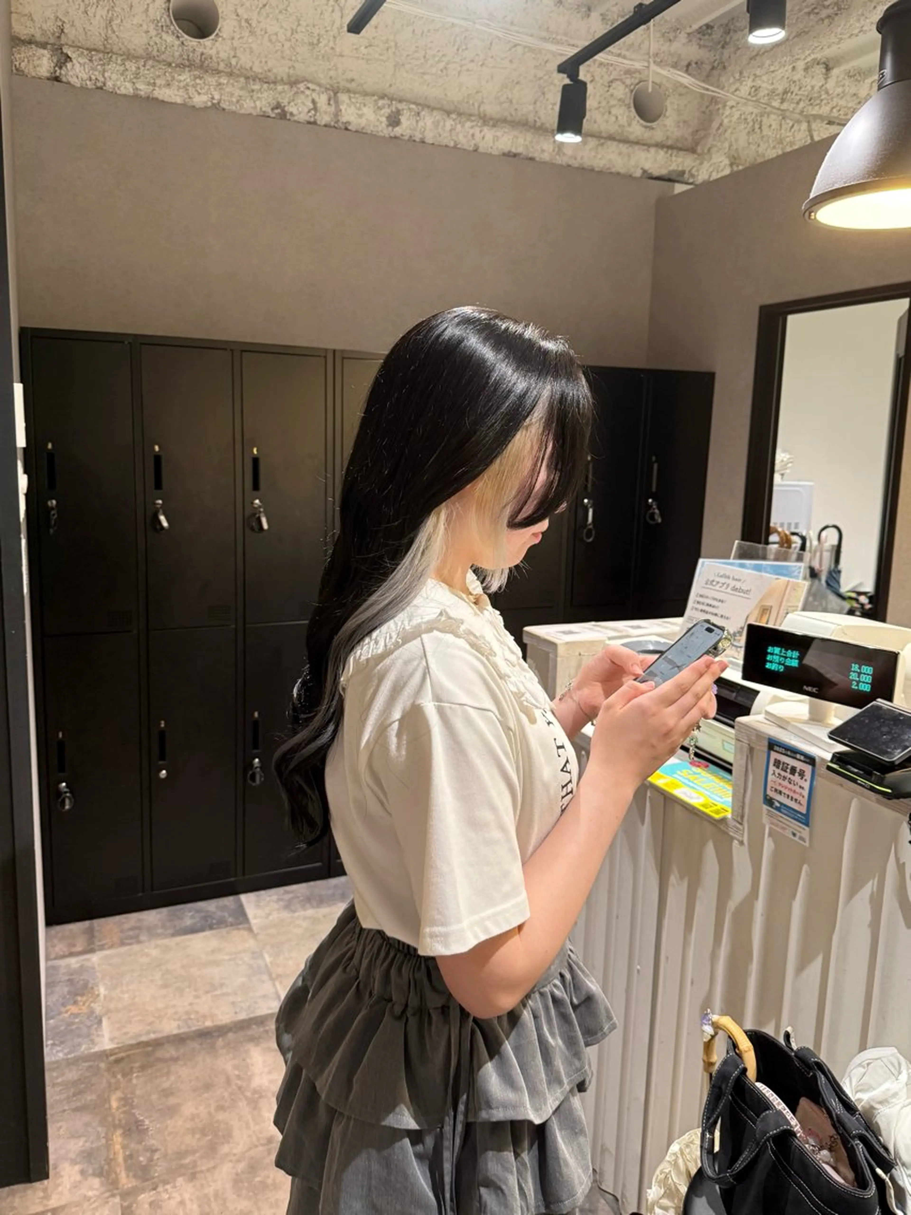 【ポイントで楽しみたい方✨️】インナーカラー(ブリーチ込)＋全体カラー🍊の写真