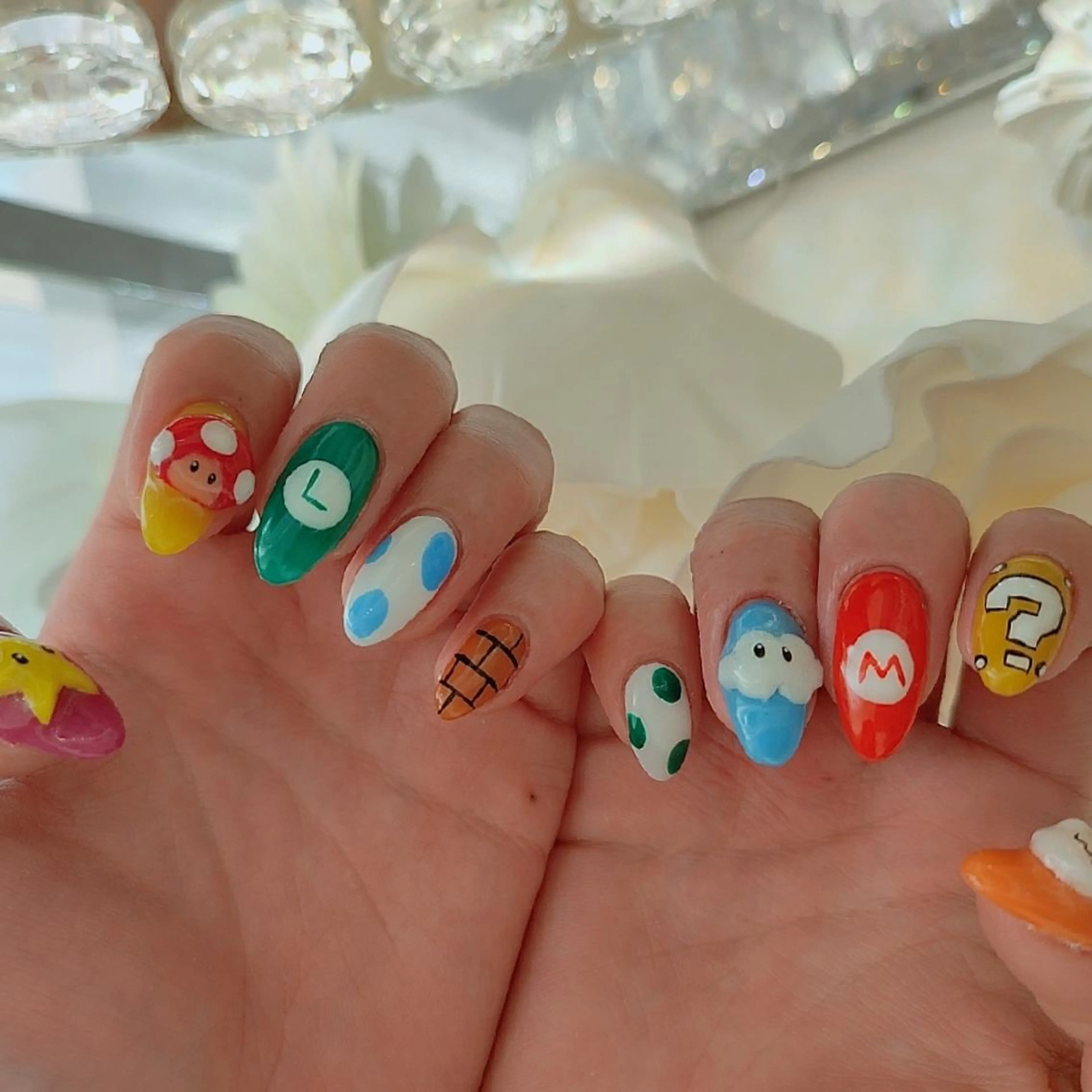 ネイル ハンドネイル RUNWAY 　　の眉毛・アイブロウイメージ