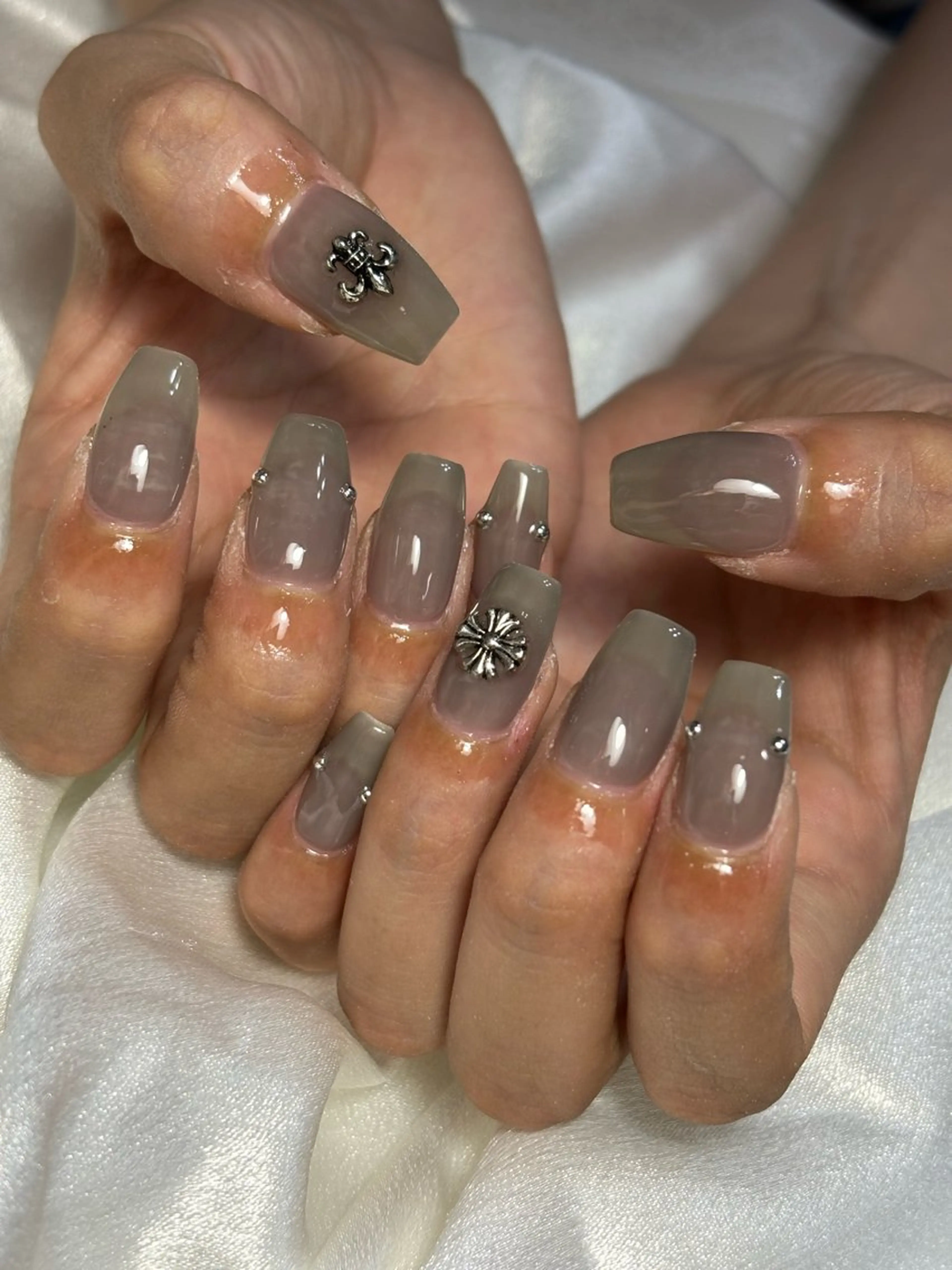 ネイル ハンドネイル フットネイル ✴︎ Delightのネイルデザイン