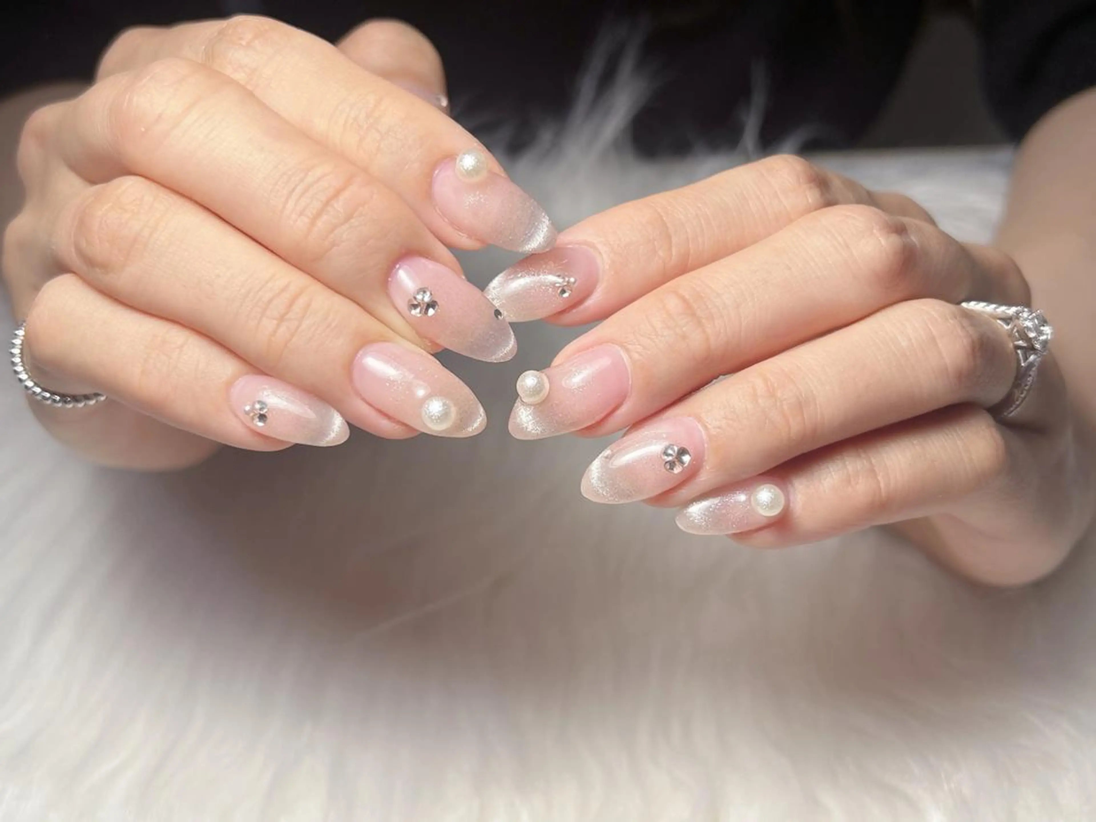 ネイル フレンチネイル グラデーション 氷ネイル・うるうるネイル マグネットネイル オフィスネイル Bianca 大山のネイルデザイン