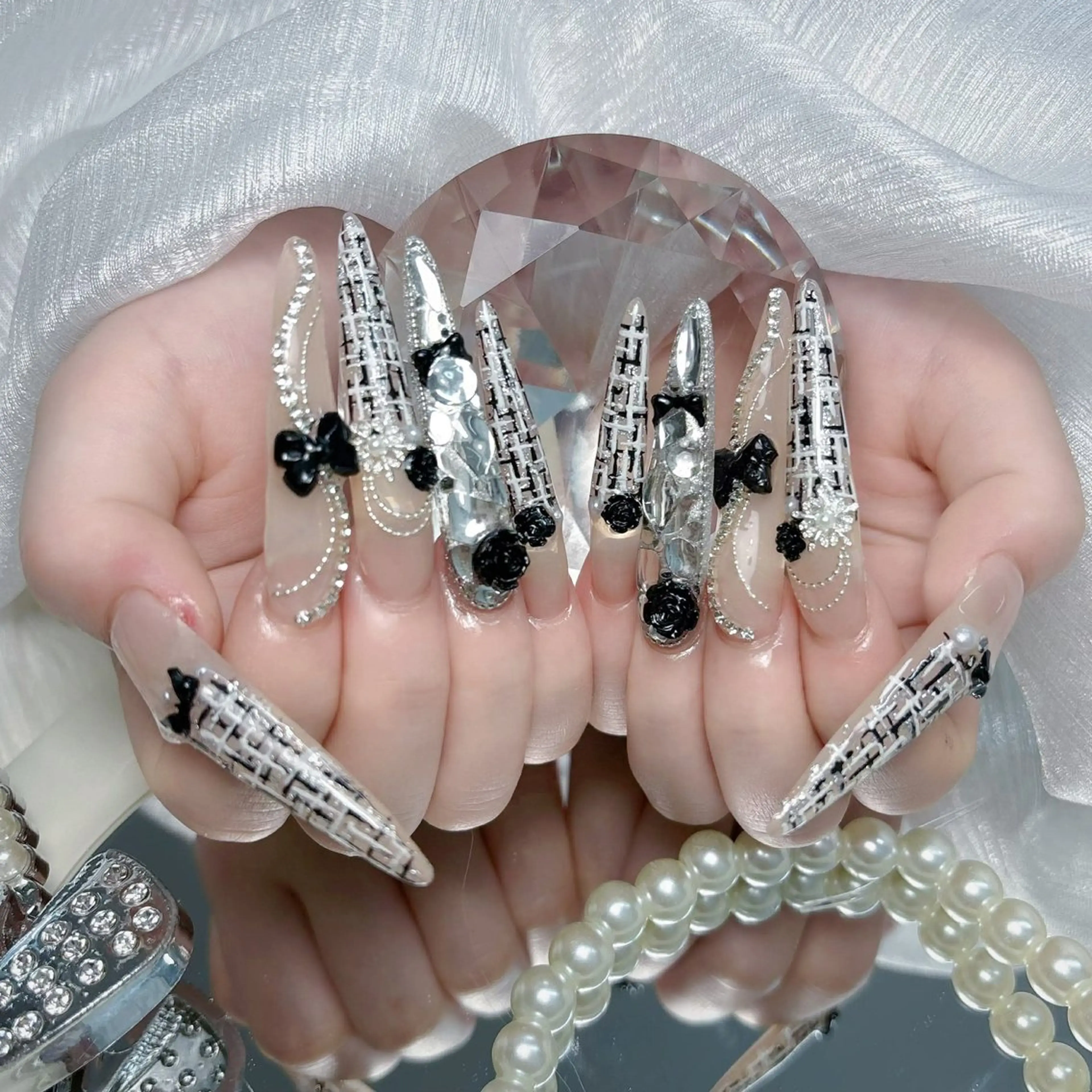 ネイル ジェルネイル ゴールド ネイビー オフィスネイル シンプルネイル ハンドネイル ハンドケア Nova Nail Nambaのネイルデザイン