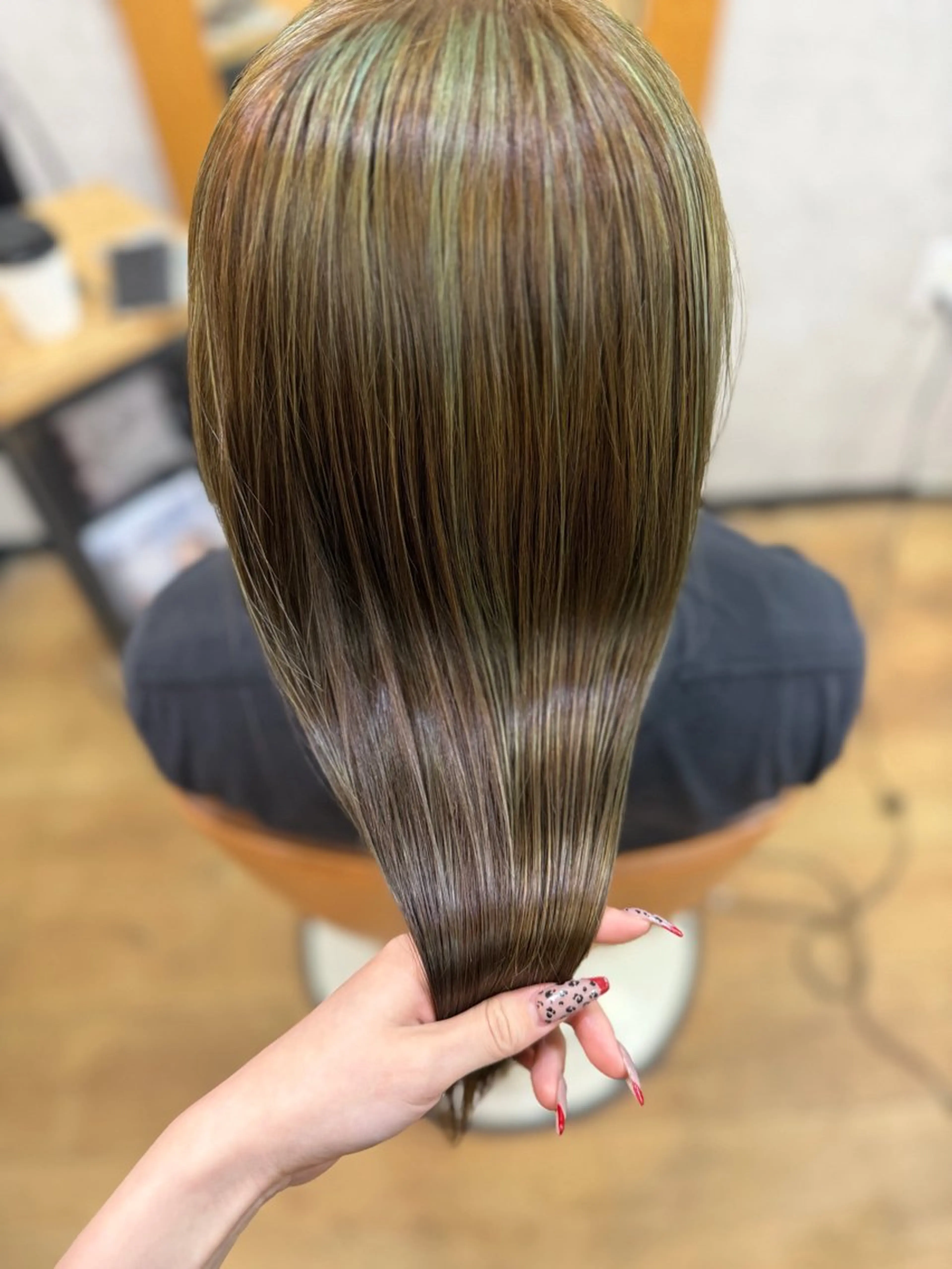 ミディアム ヘアカラー 宮崎 稚世のヘアスタイル