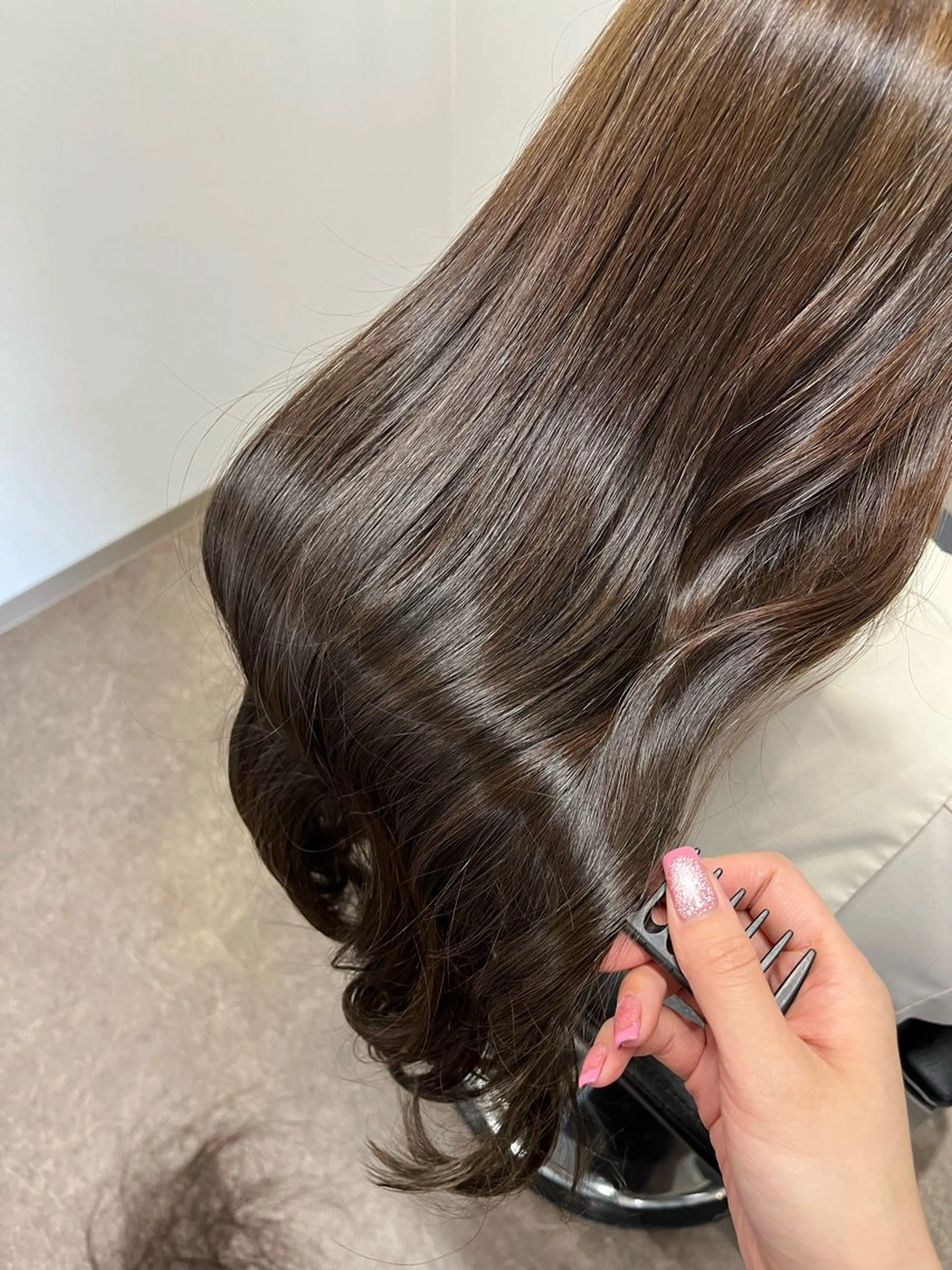 トリートメント 本木下朋花/髪質 改善×ダブルカラーのヘアスタイル