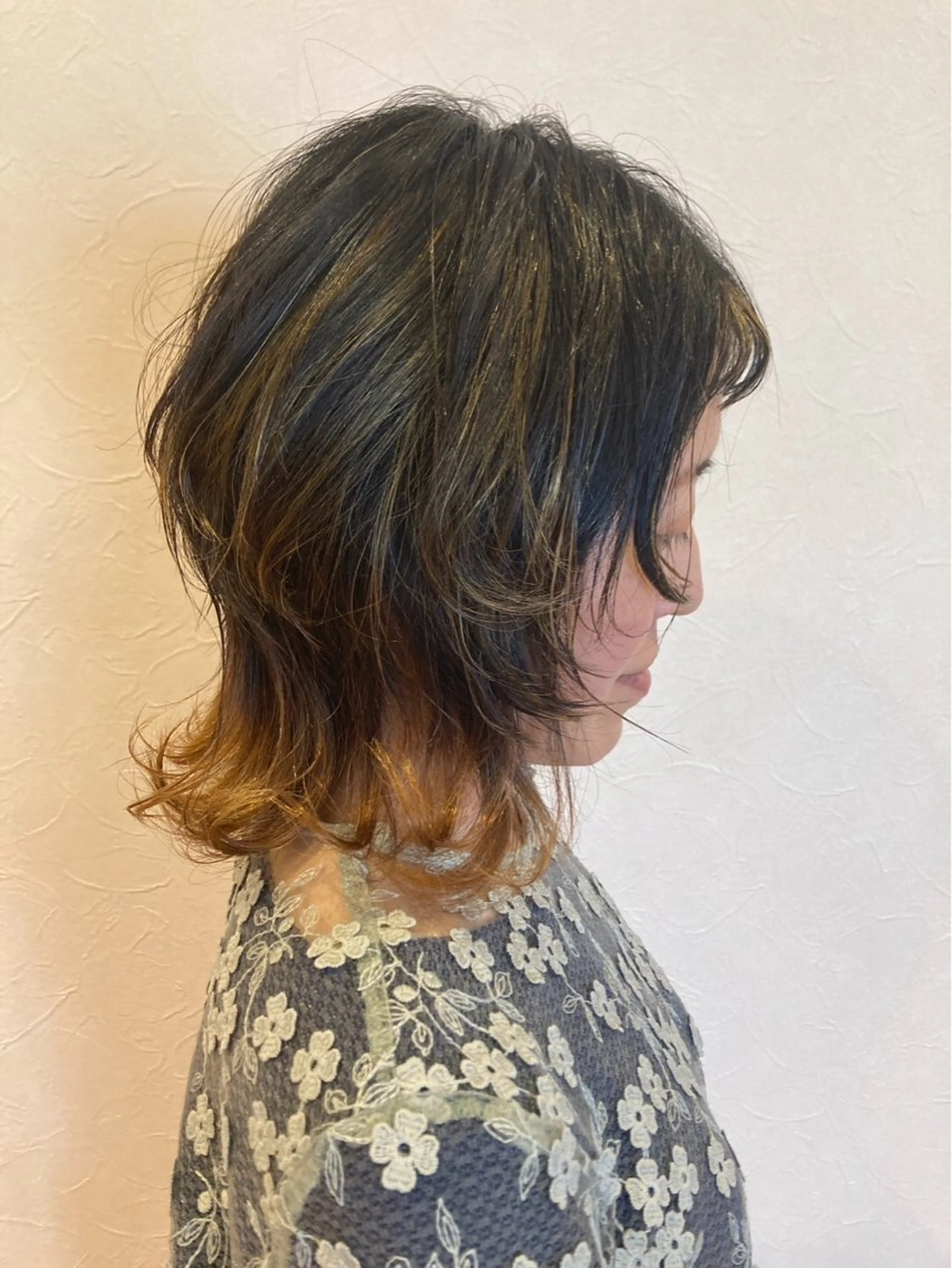 ミディアム カラー ブリーチ デザインカラー ウルフカット PROPOSTA桑名 tsujiのヘアスタイル