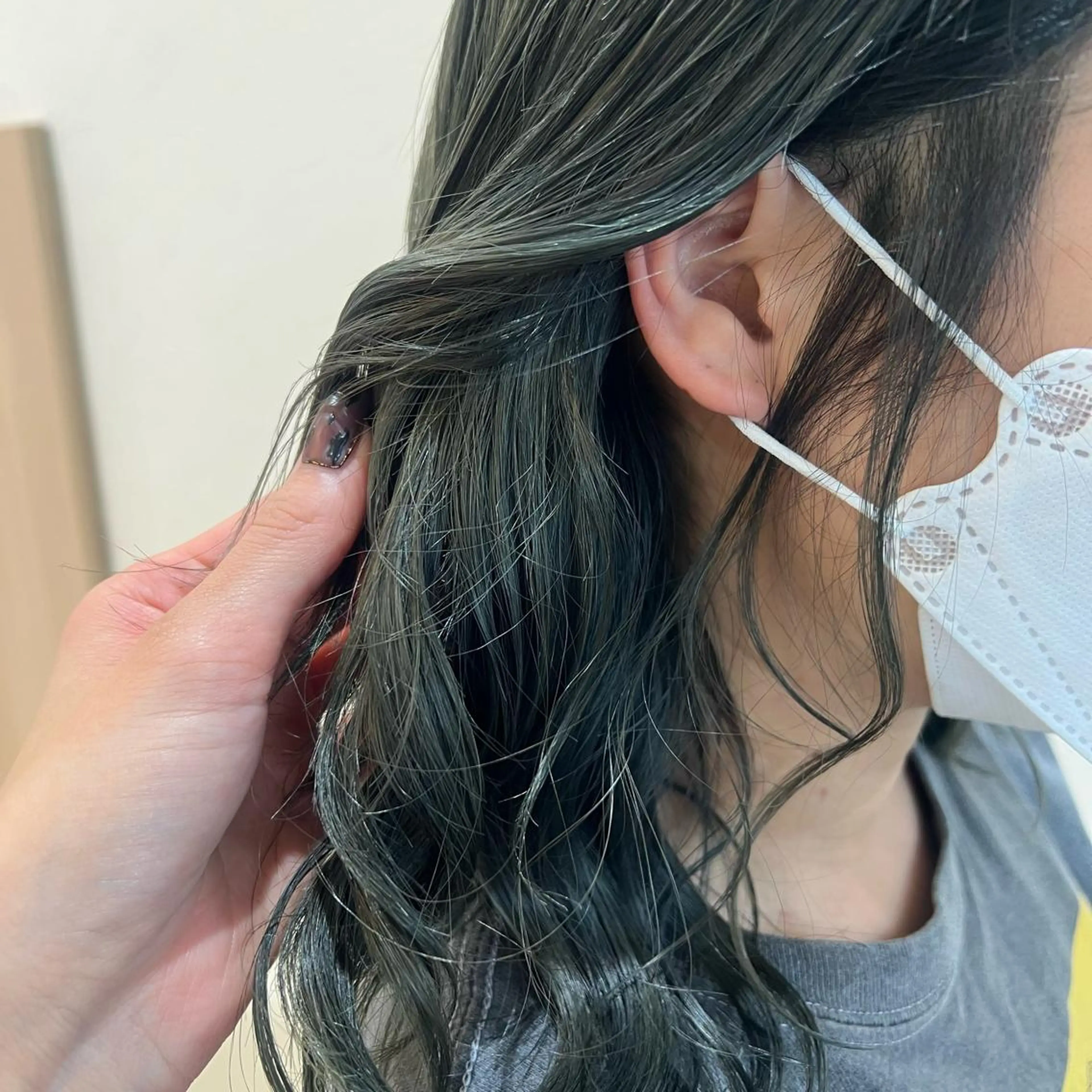 ロング カラー ヘアカラー トリートメント 店長ハイトーンカラー 柞山史奈のヘアスタイル