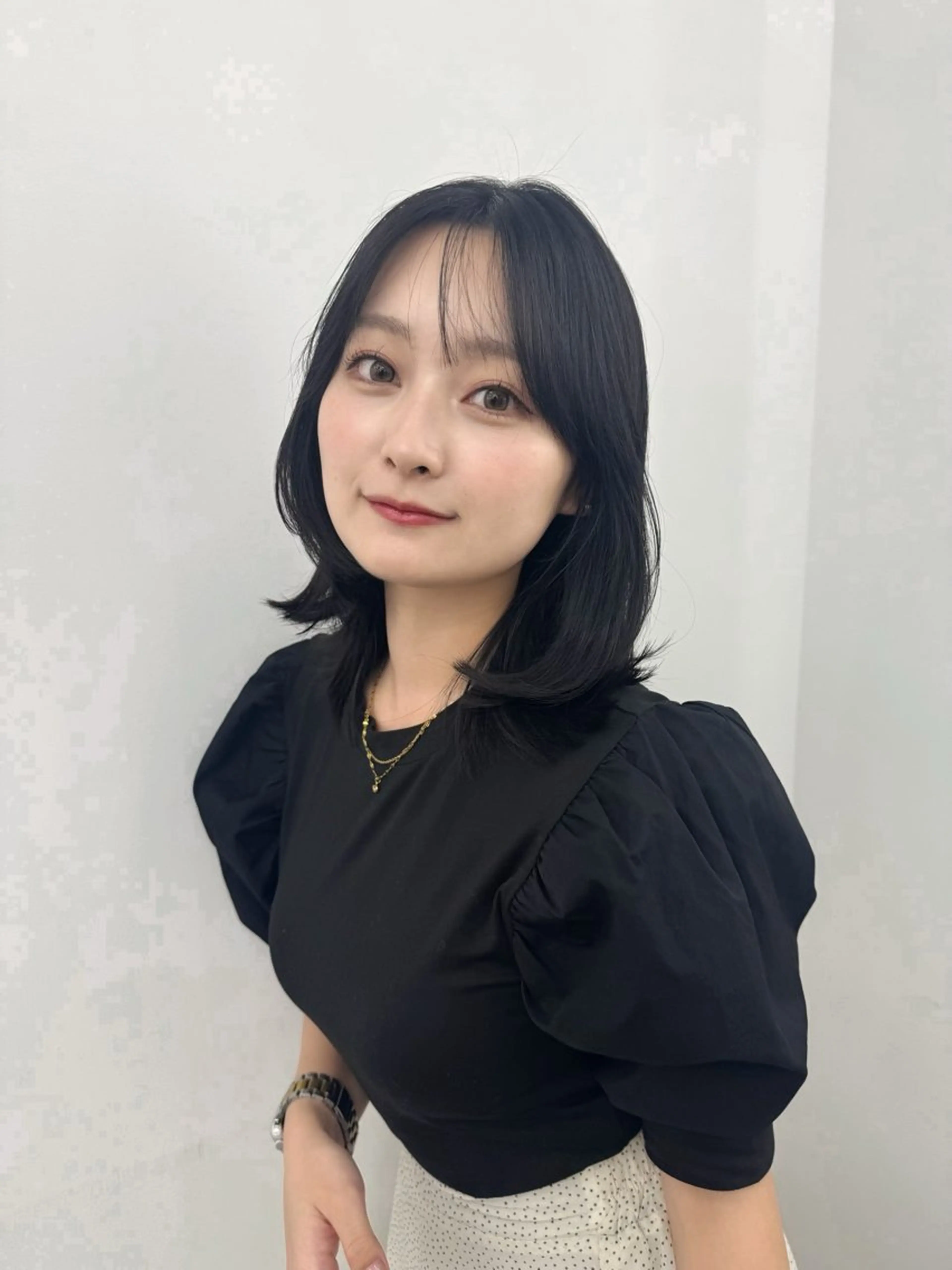 ミディアム カラー アッシュ ベージュカラー 黒髪 ブリーチ ブルーカラー 透明感カラー✨🩵 韓国ヘアkanatoのヘアスタイル