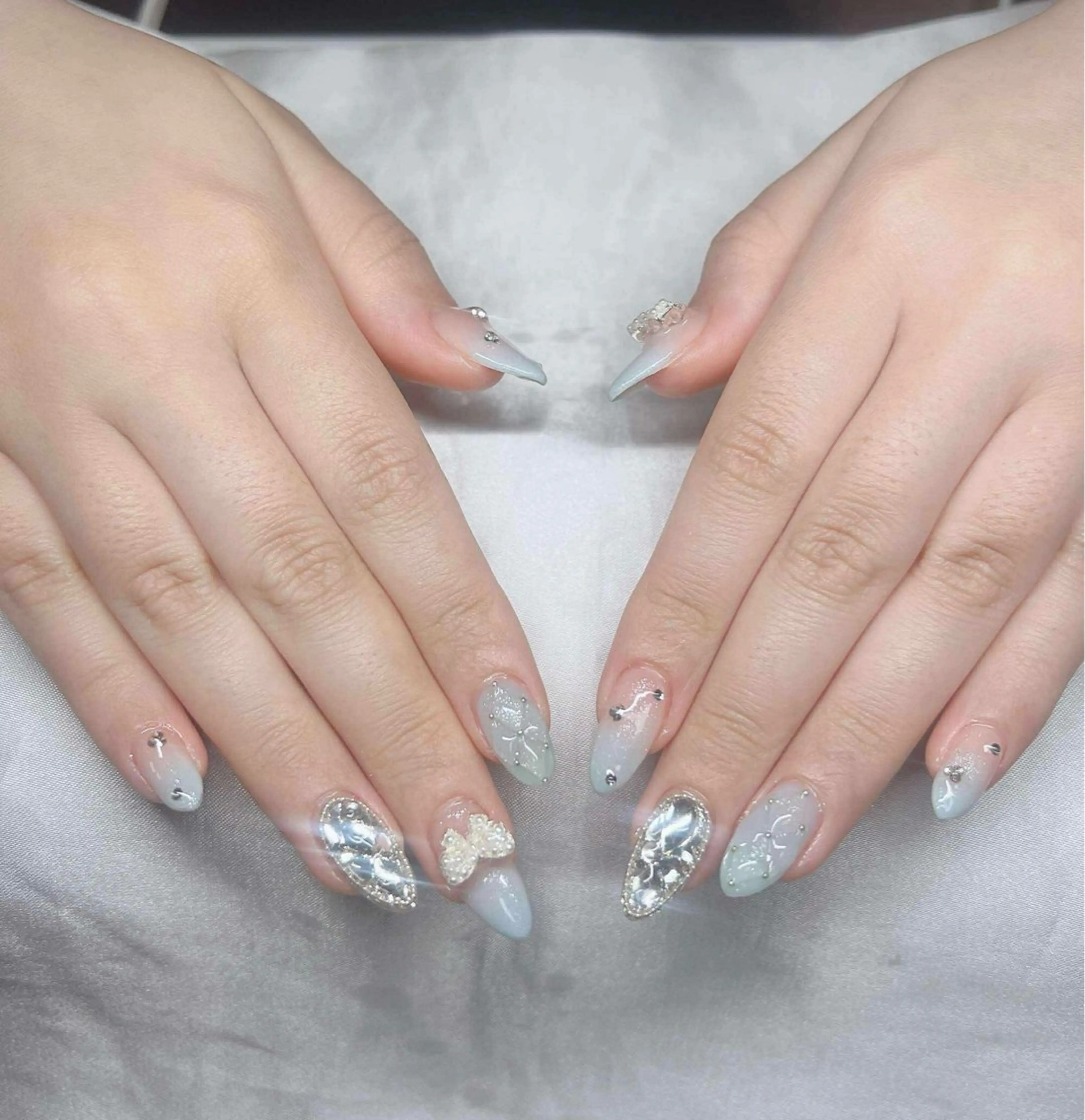 ネイル 長さ出し グラデーション 卒業式 キラキラネイル マグネットネイル ハンドネイル Lee Nailsのネイルデザイン