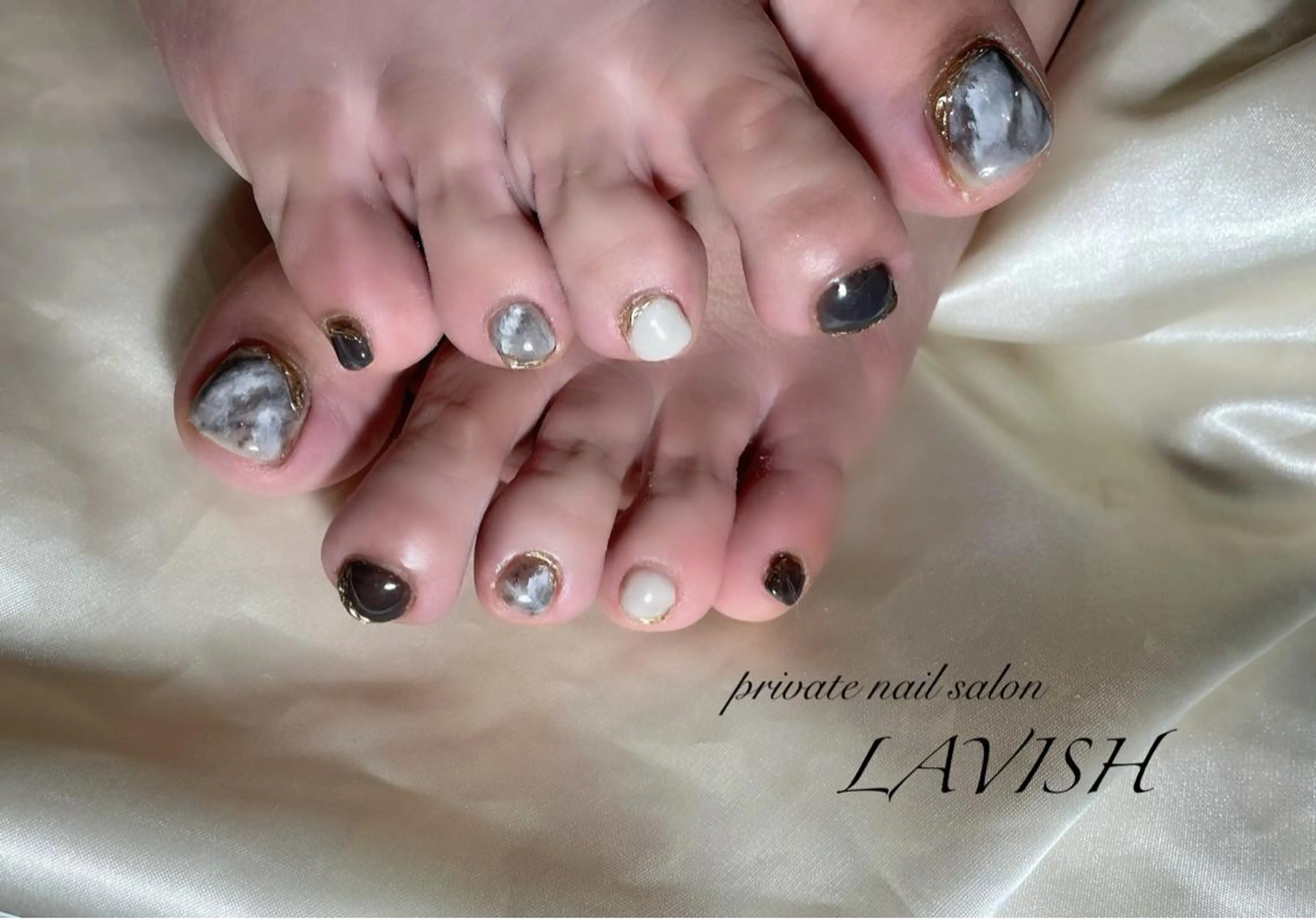 ネイル 氷ネイル・うるうるネイル 韓国ネイル ニュアンスネイル ワンカラーネイル 春ネイル LAVISH nail salonのヘアスタイル