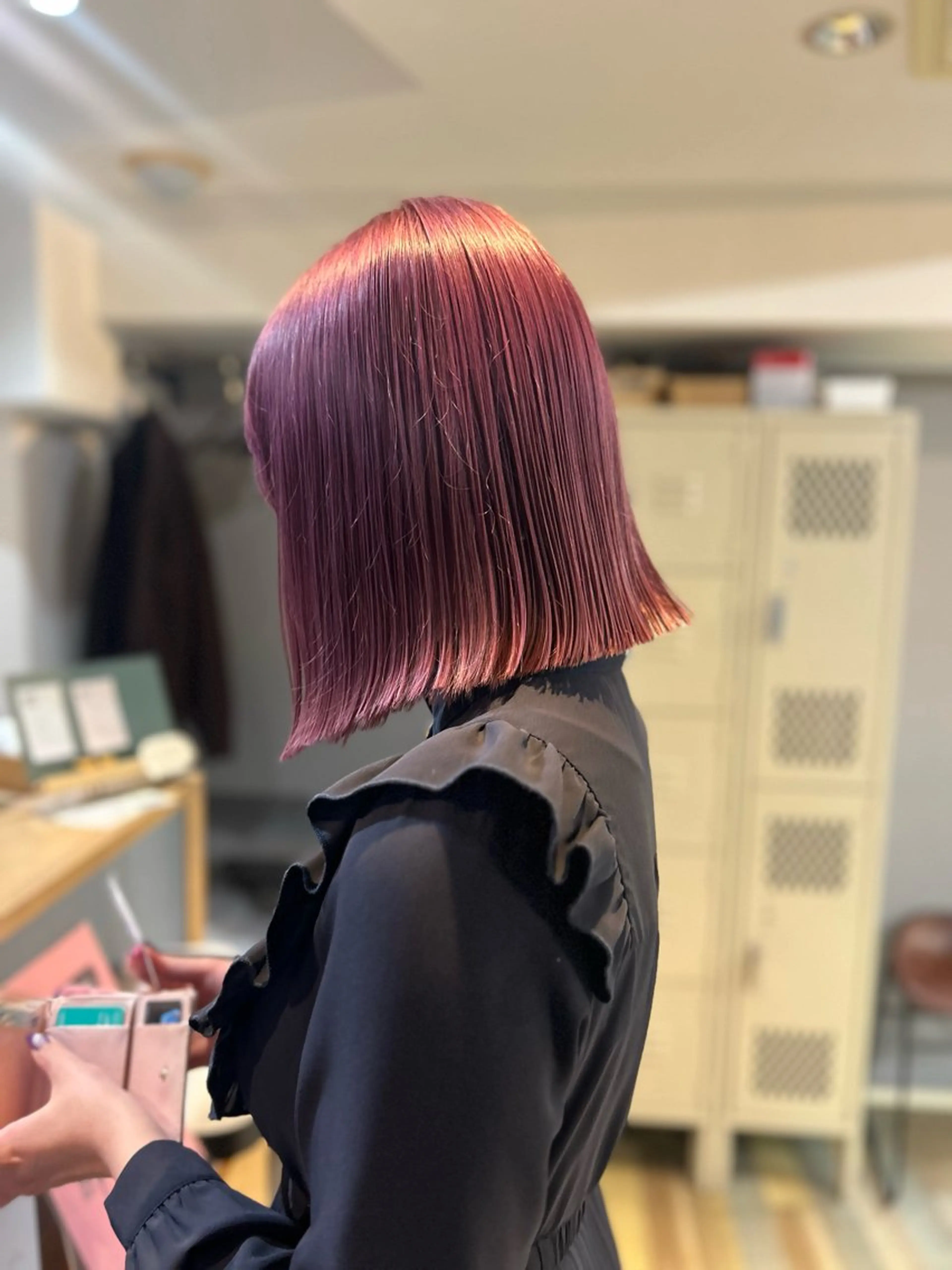 ミディアム カット ヘアカラー 🤎指名No.1ハイ トーン🤎日向花🤎のヘアスタイル