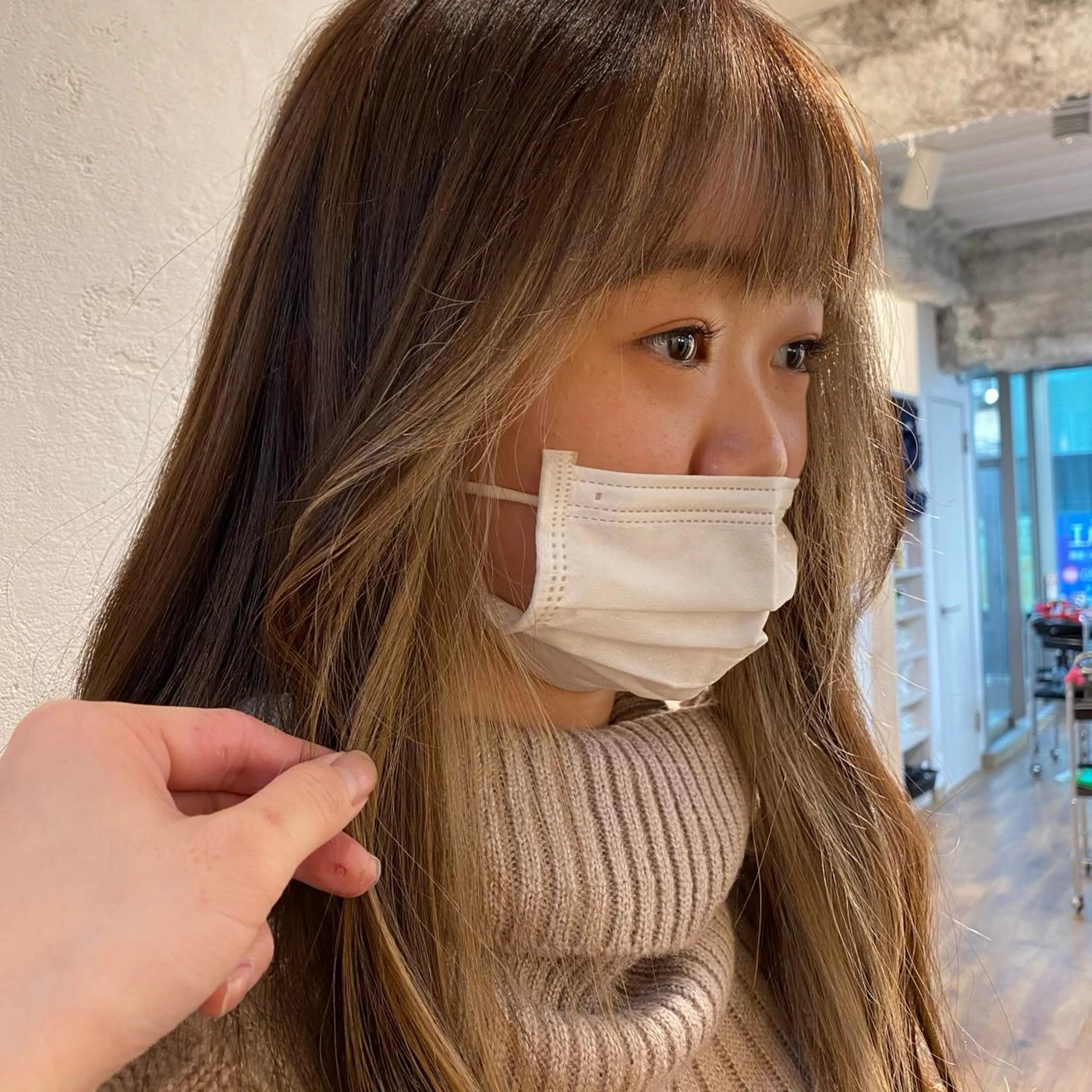 セミロング カラー 大場 優のヘアスタイル