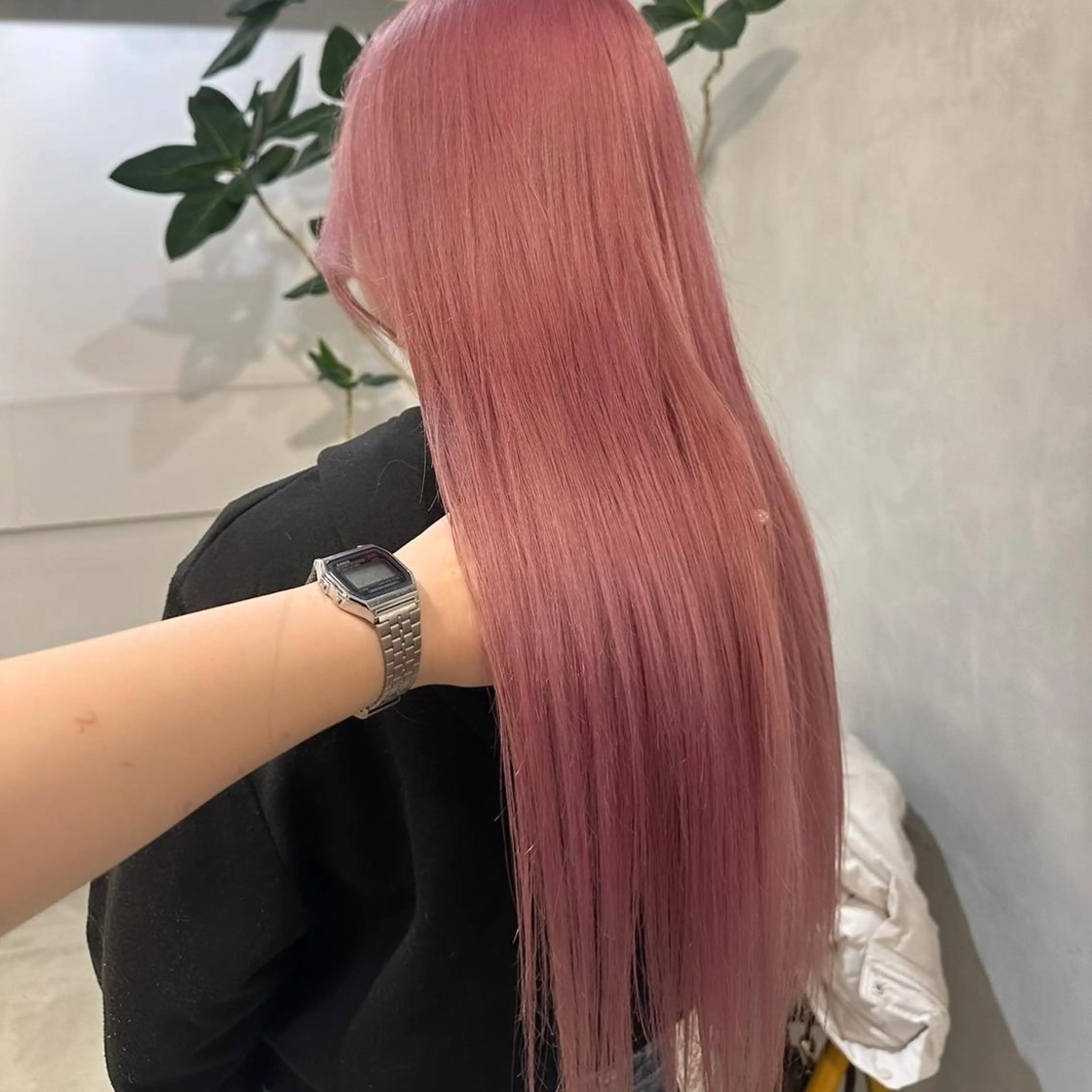 ロング カラー ブリーチ ケアブリーチ ピンクカラー MOE レイヤー/新宿三丁目のヘアスタイル