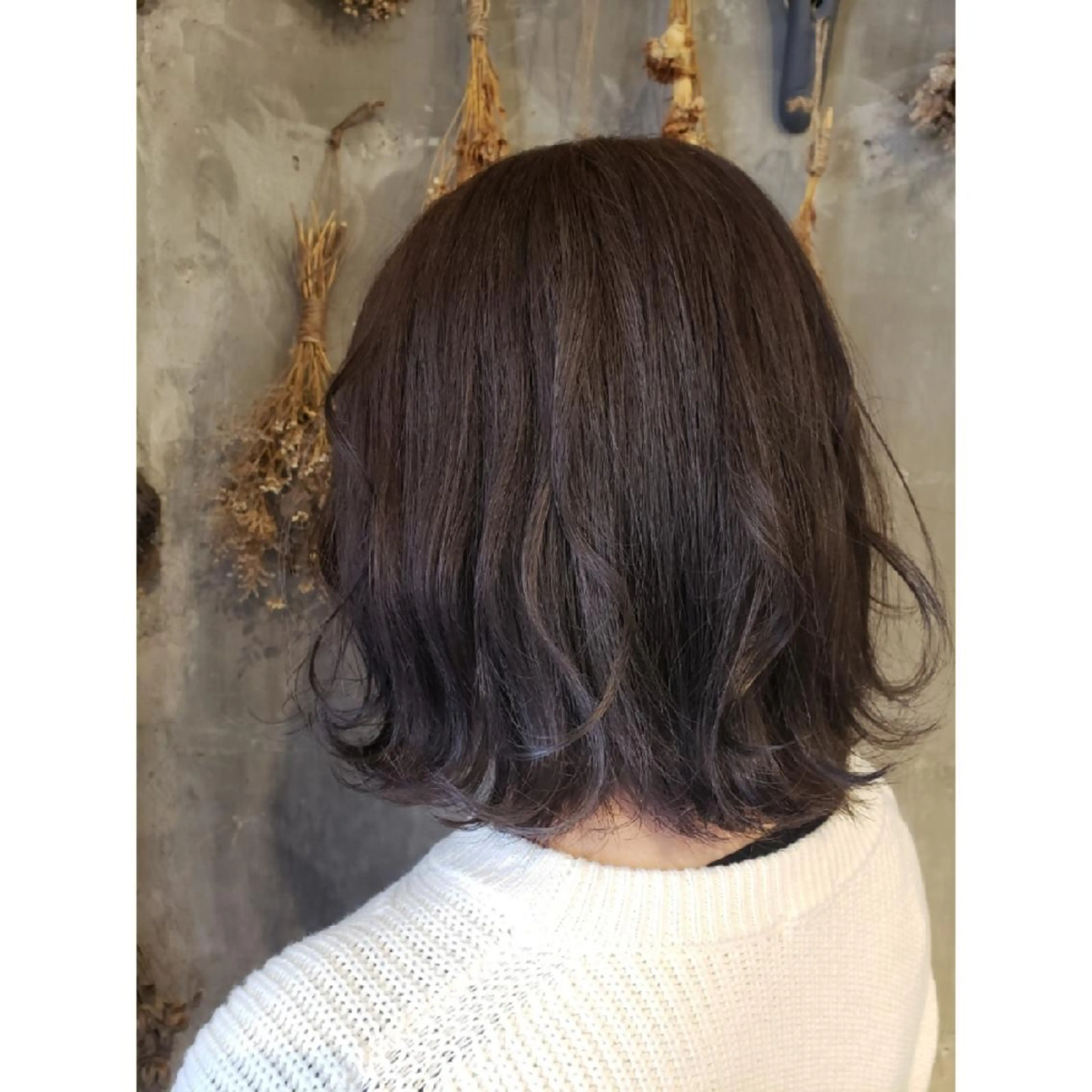 カラー ショート グレージュ 井尻 柚都歩のヘアスタイル