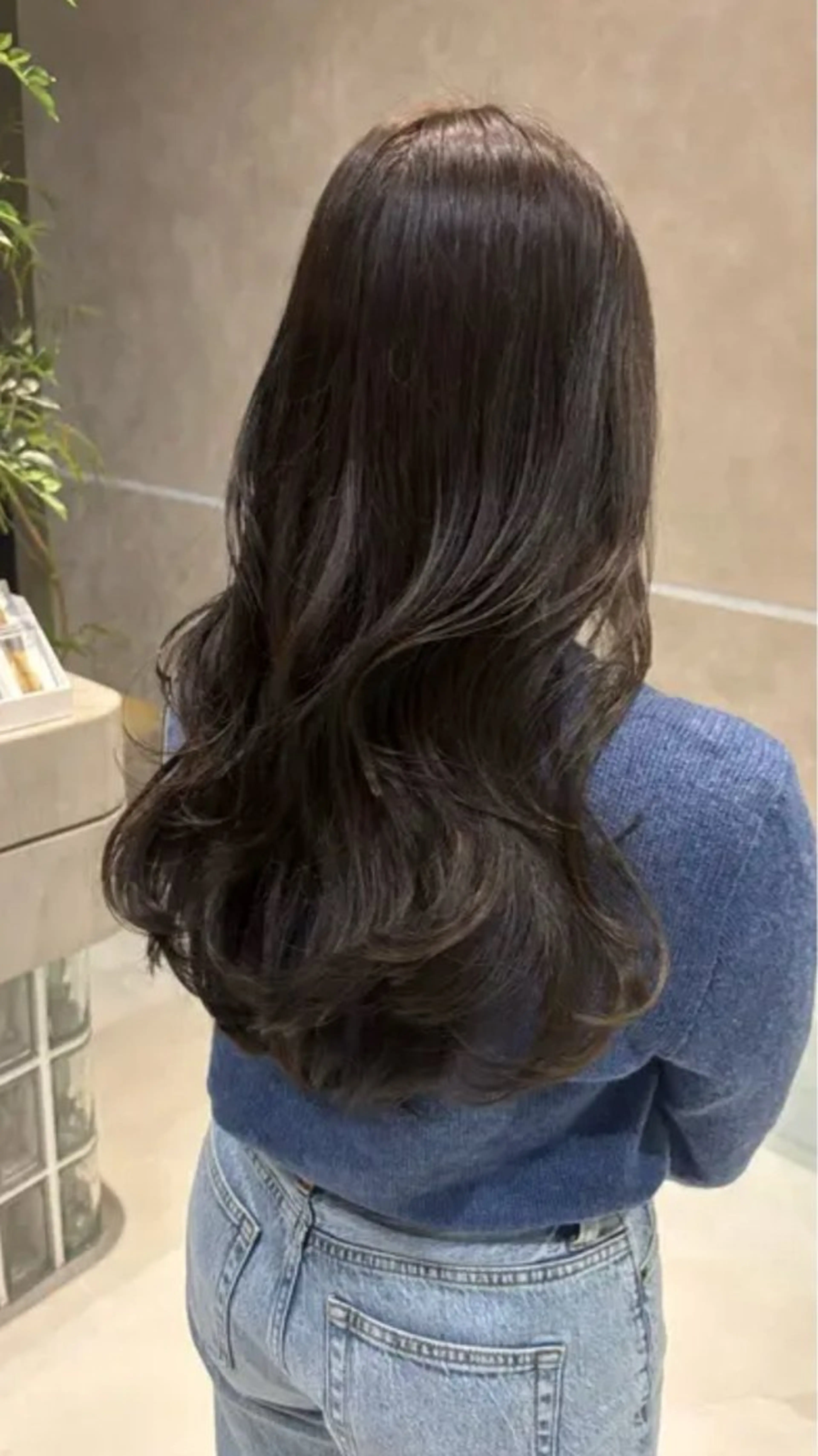 ロング カラー 甲斐 歩乃佳のヘアスタイル