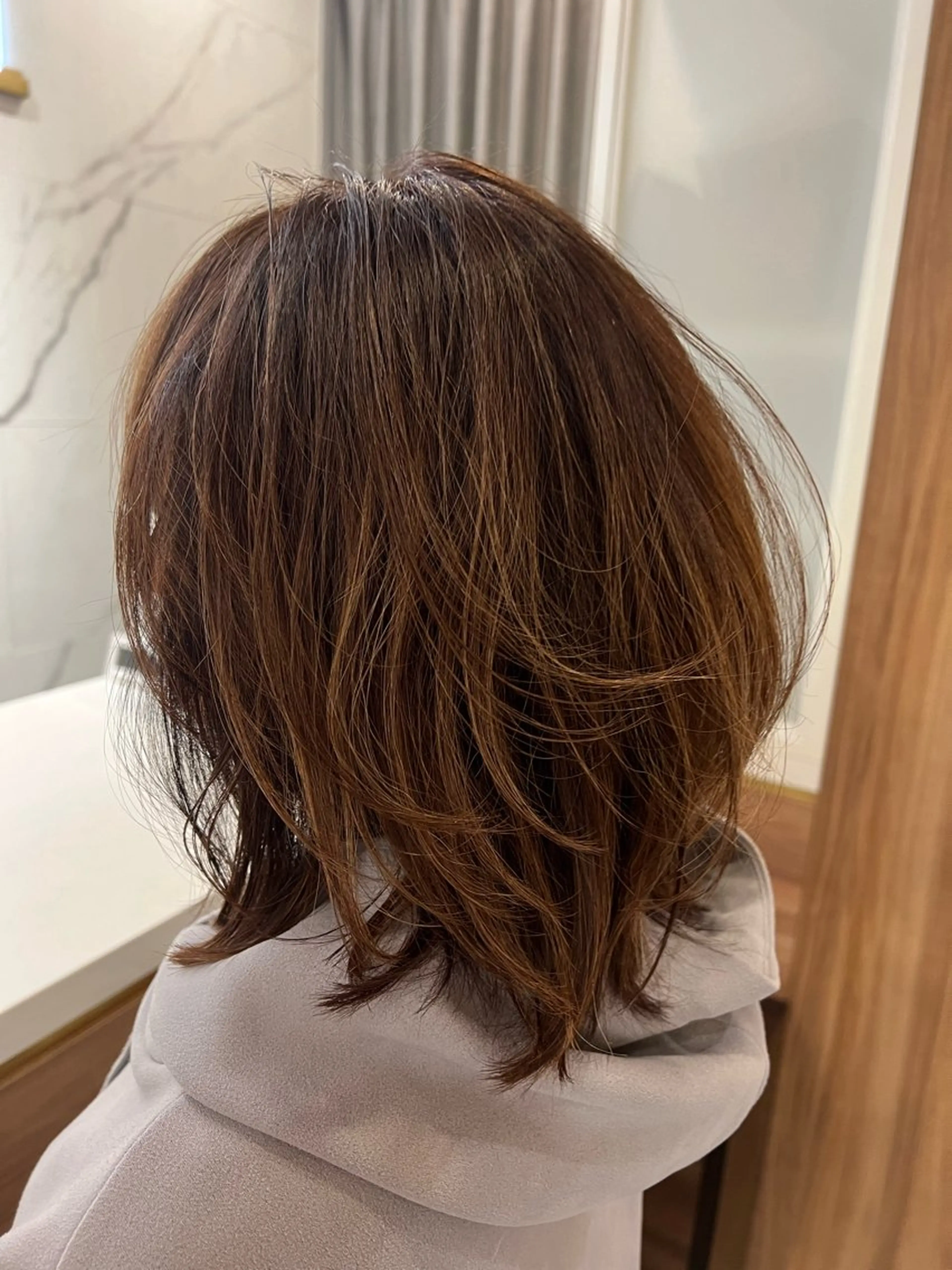 ミディアム ミディアムレイヤー レイヤーカット 村中 逸紀のヘアスタイル