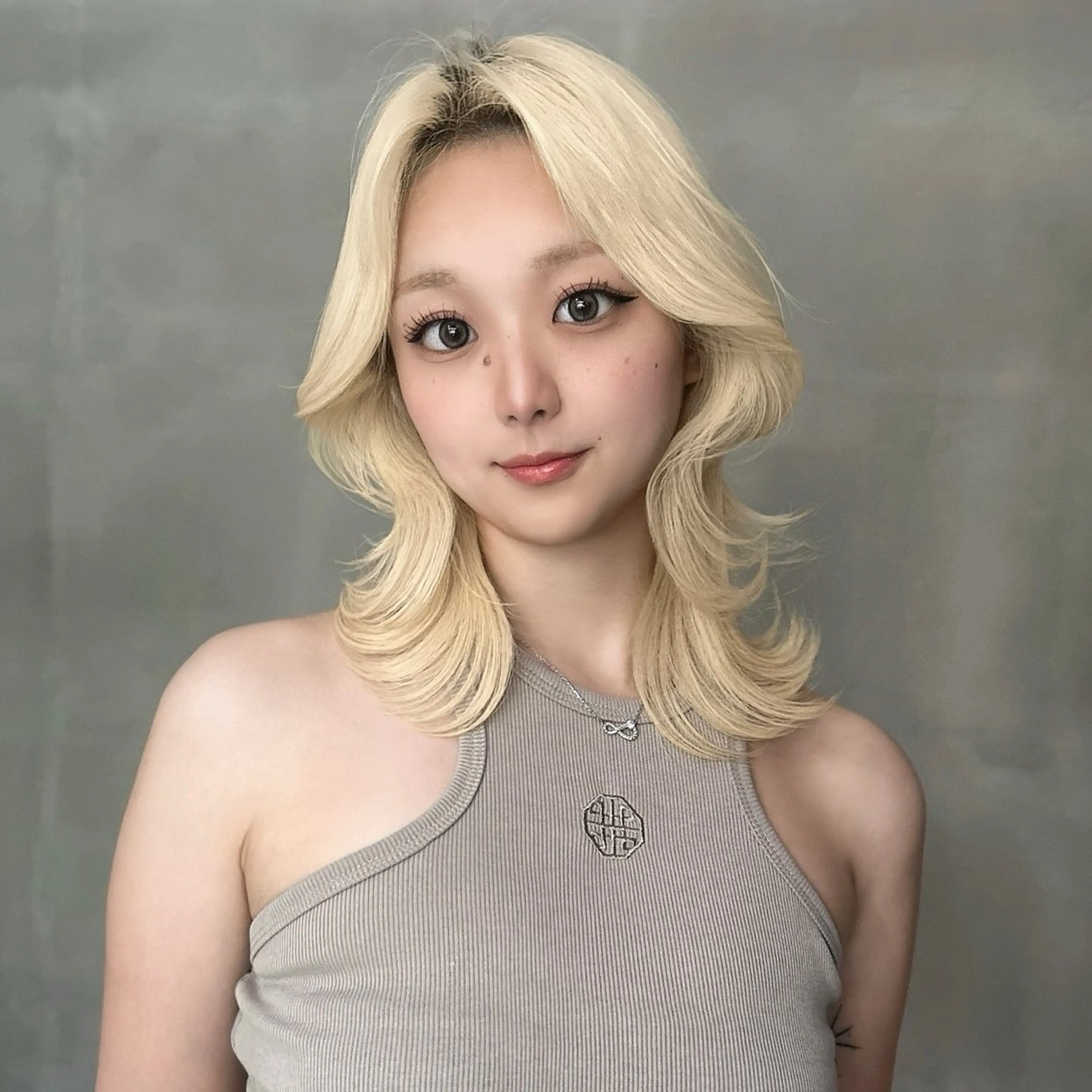 ミディアム ミディアムレイヤー レイヤーカット 🥇KEN /レイヤー/カラーのヘアスタイル