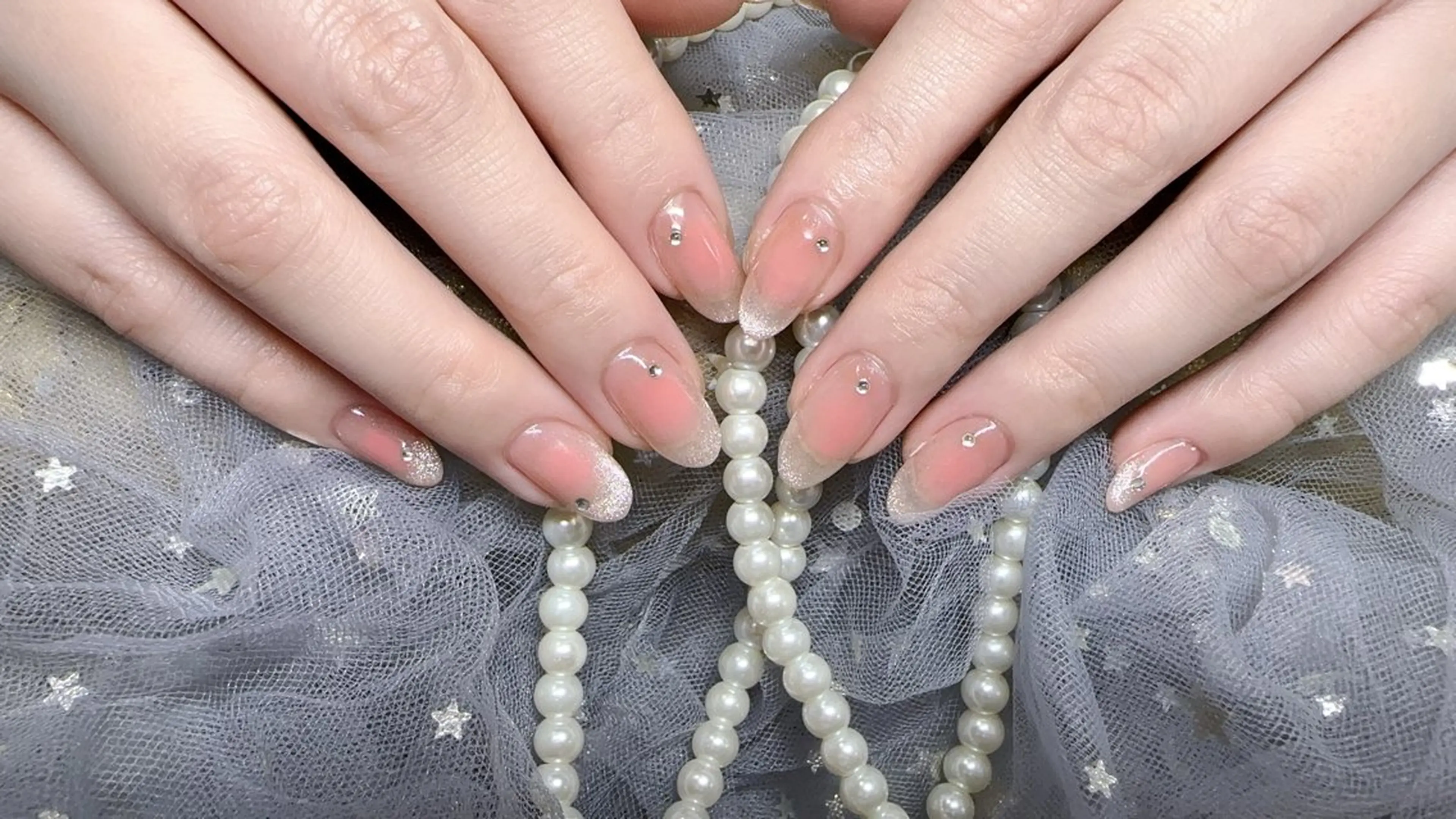 ワンホン•チークマグネットの写真