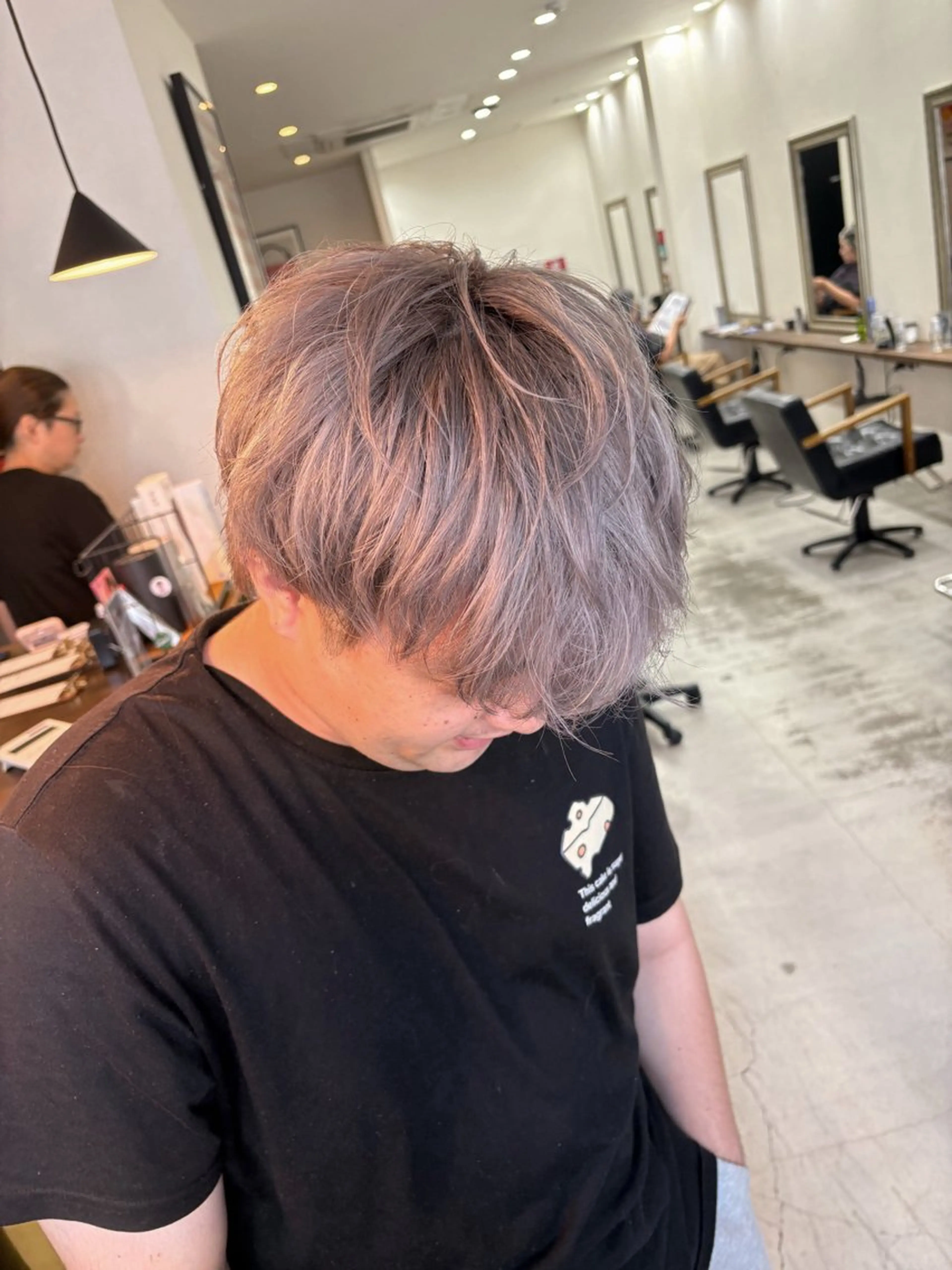 cut + ②ブリーチ + colorの写真