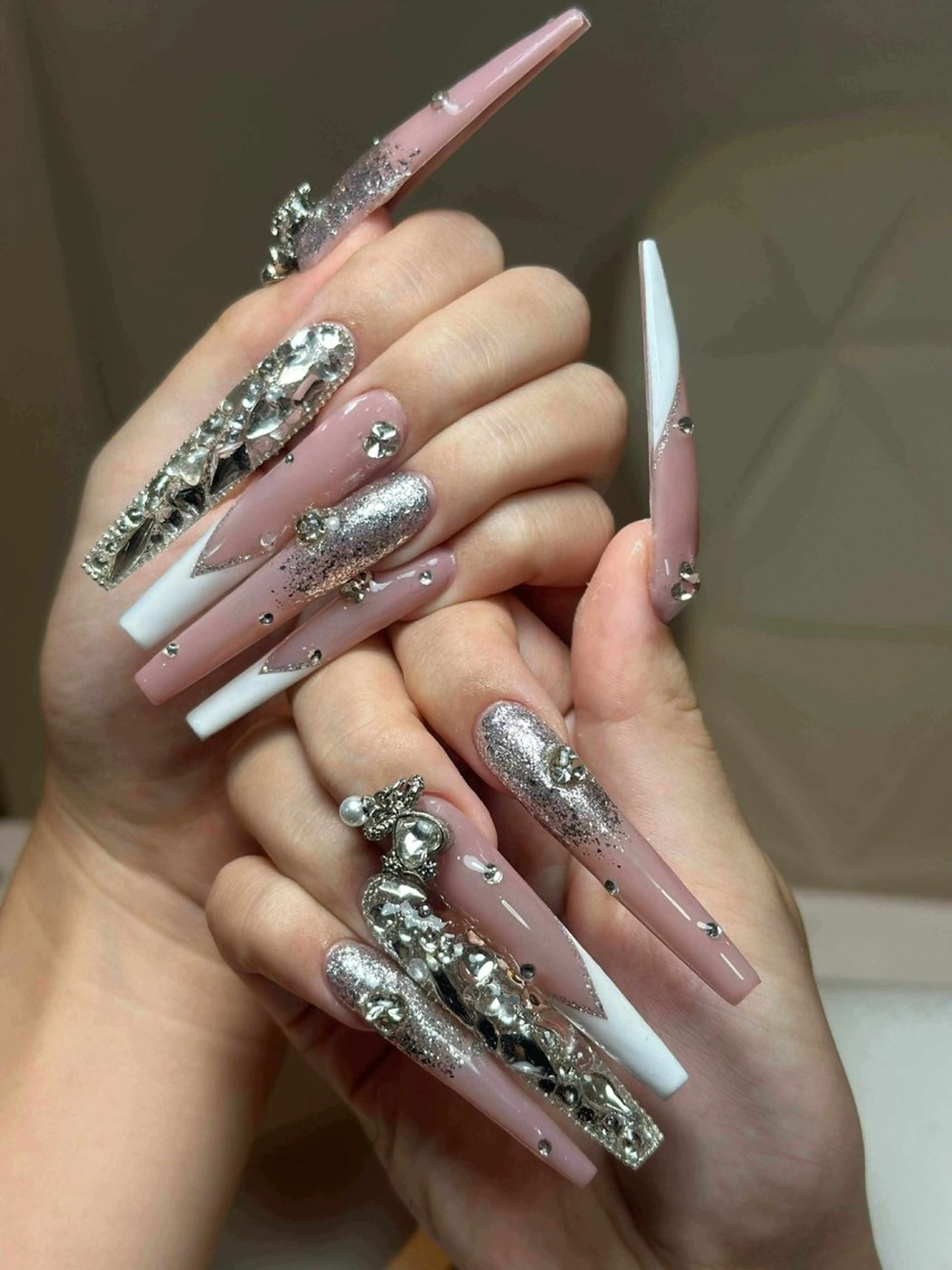 ネイル オーロラネイル クリアネイル フラッシュネイル ジェルネイル グラデーション ZUZU AMEE NAILのネイルデザイン