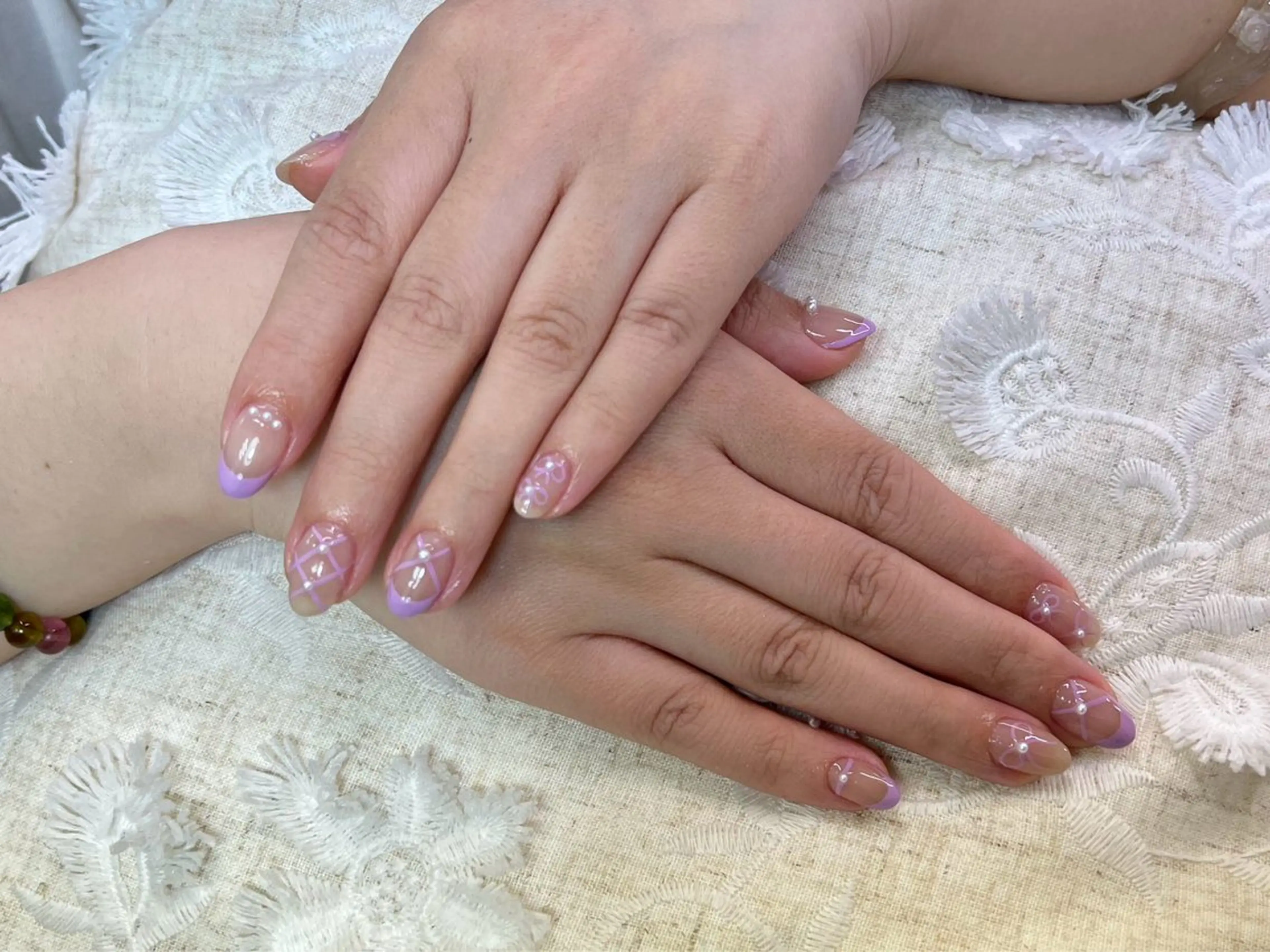 ネイル オーロラネイル 長さ出し フレンチネイル ジェルネイル ガラスフレンチ ハンドネイル 🌟桜beauty 🌟プロ ネイリストのネイルデザイン