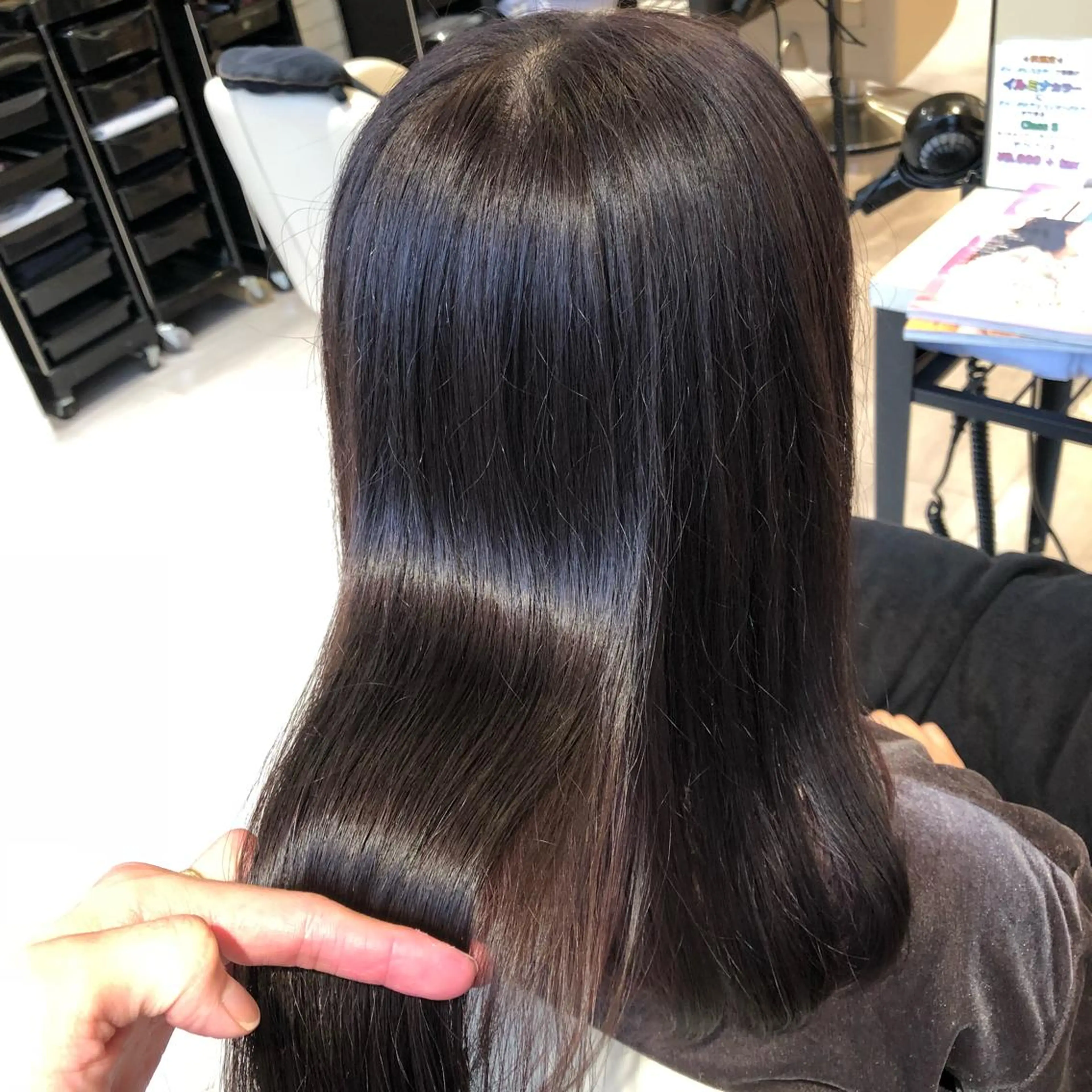 セミロング カラー 金子 富士のヘアスタイル