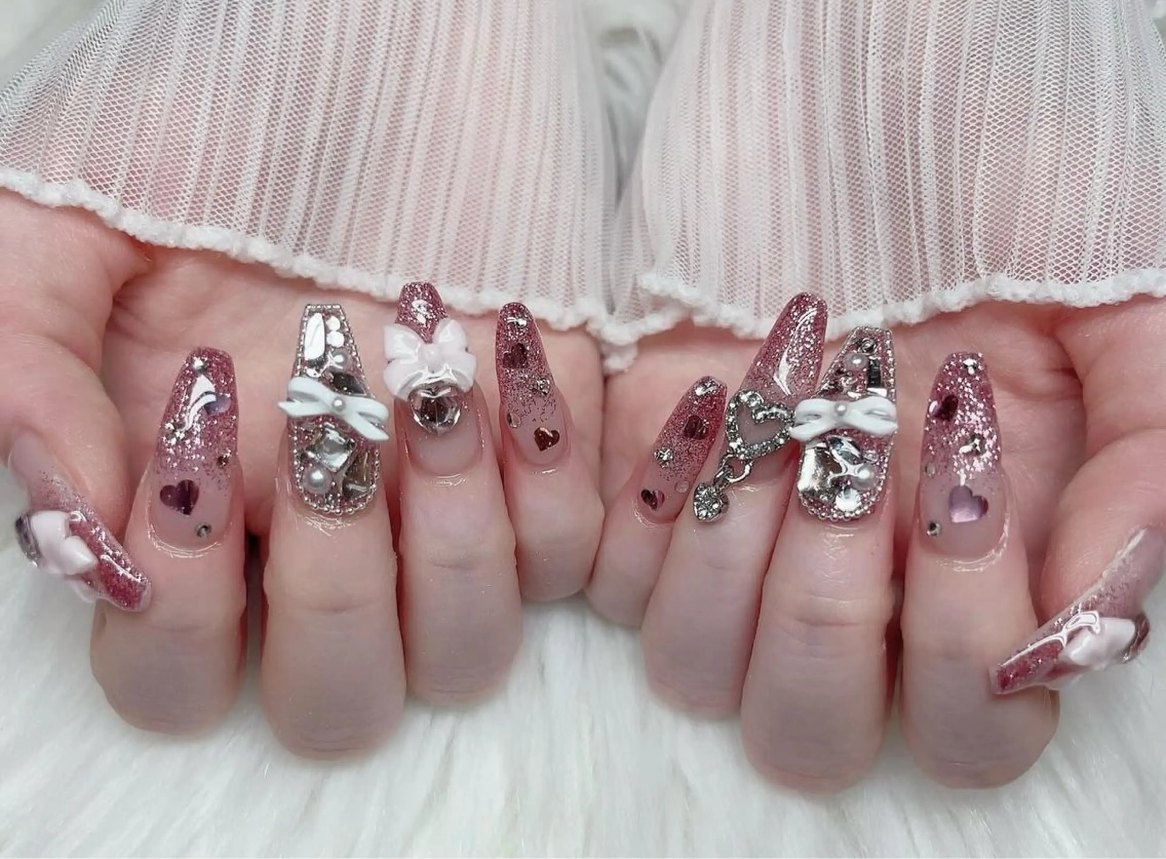 ネイル グラデーション キラキラネイル ワンカラーネイル 冬ネイル Jenn Nail Salonのネイルデザイン