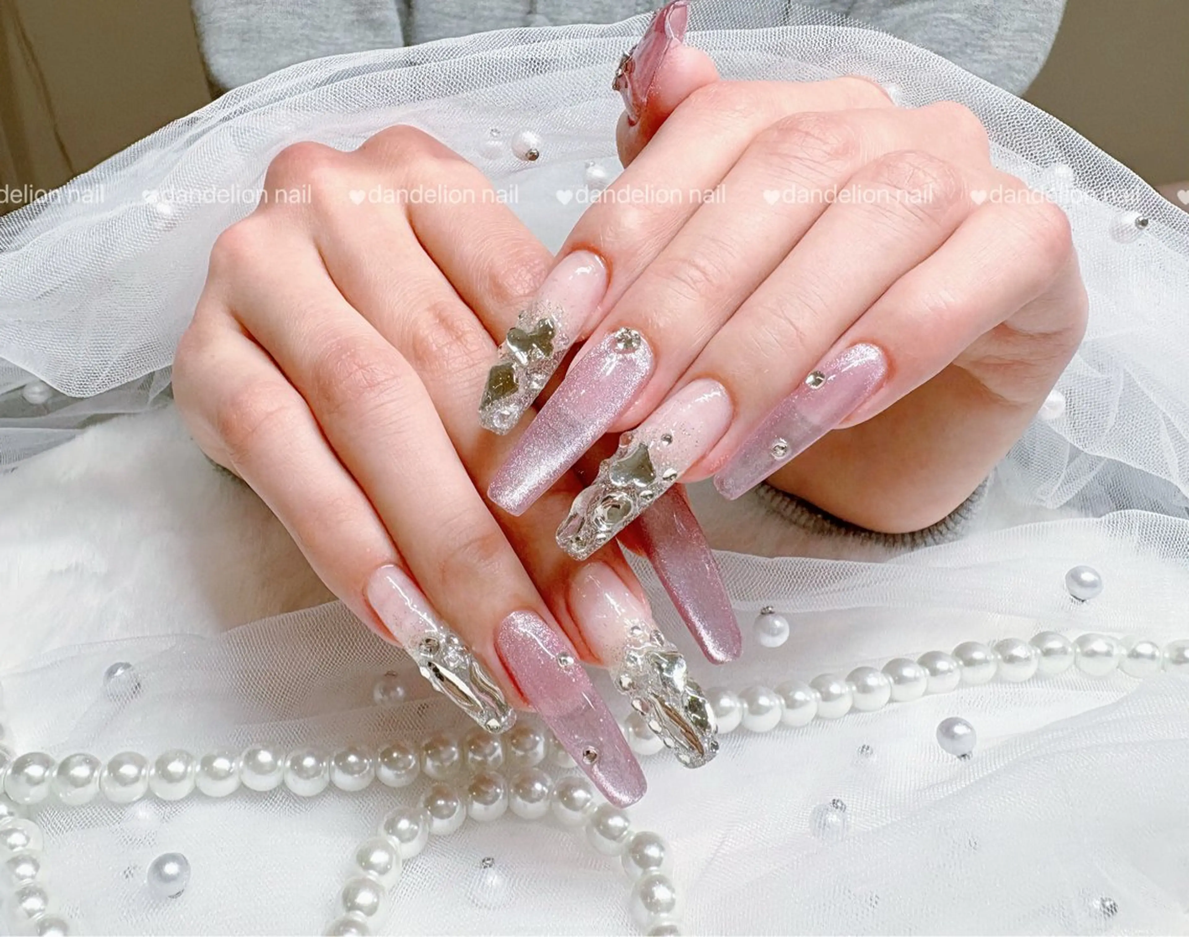 ネイル キラキラネイル ロングネイル 持ち込み ハンドネイル dandelion nail北千住のネイルデザイン