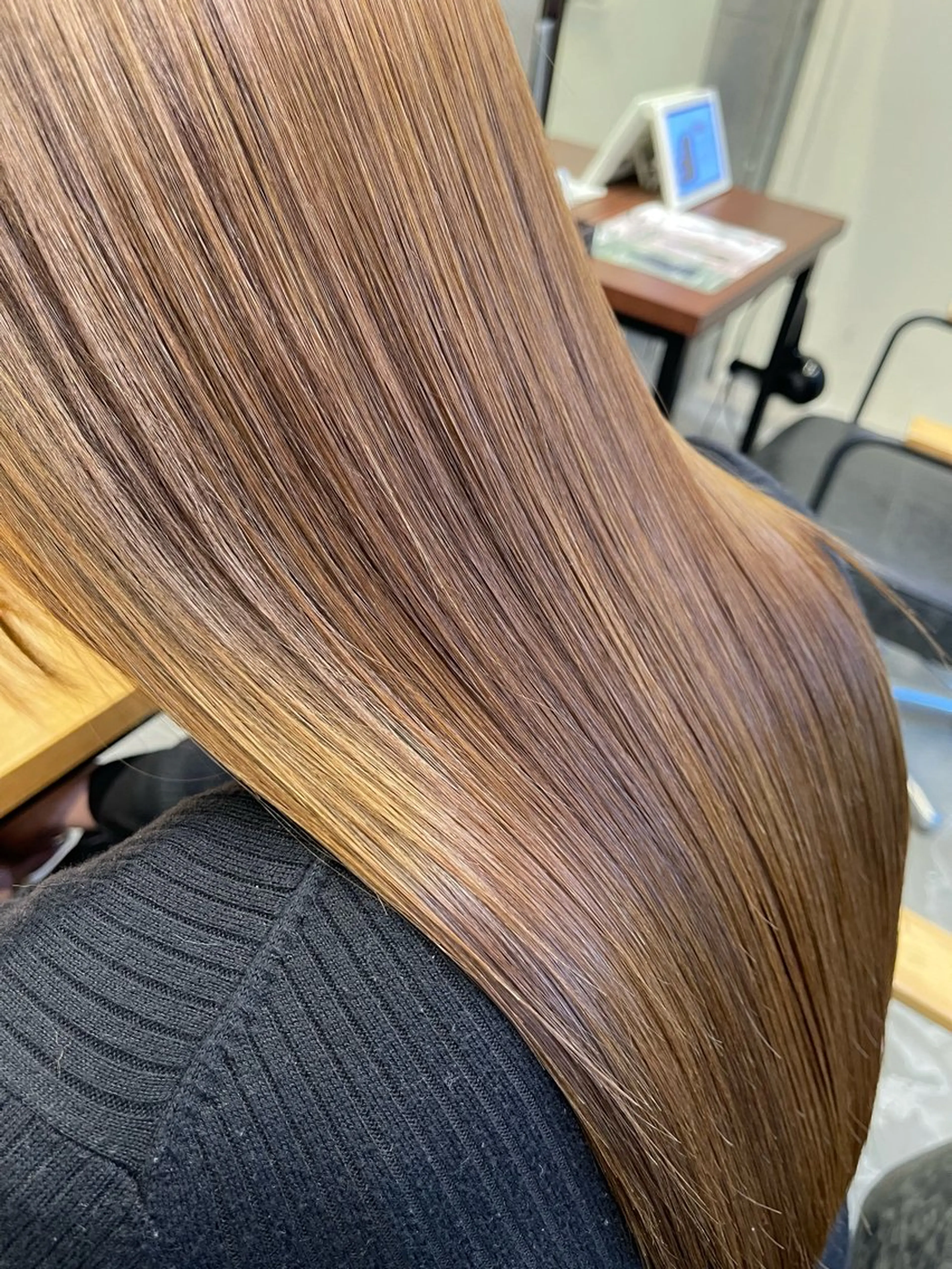 ロング 平栗 篤のヘアスタイル