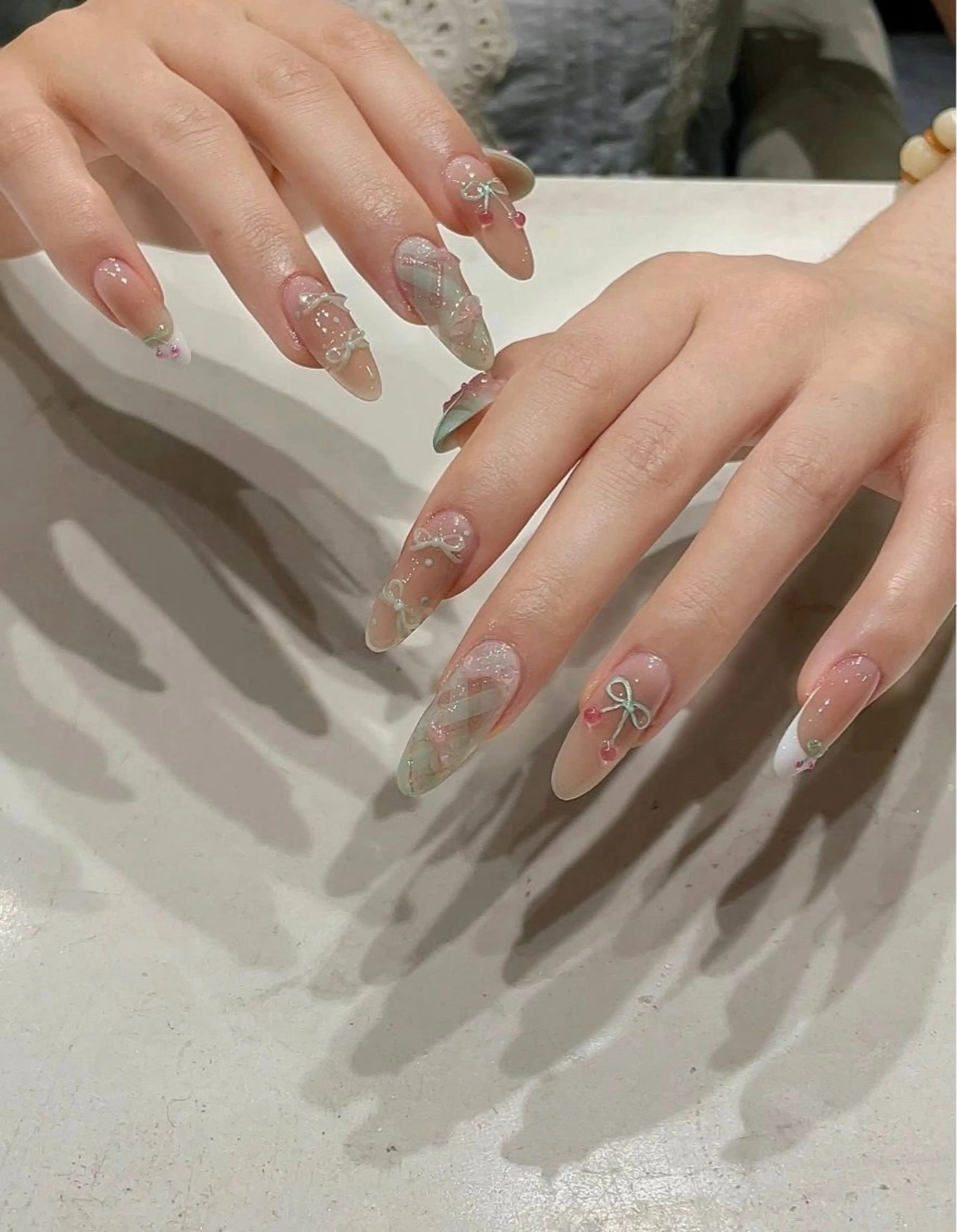 ネイル ハンドネイル T. Leeのネイルデザイン