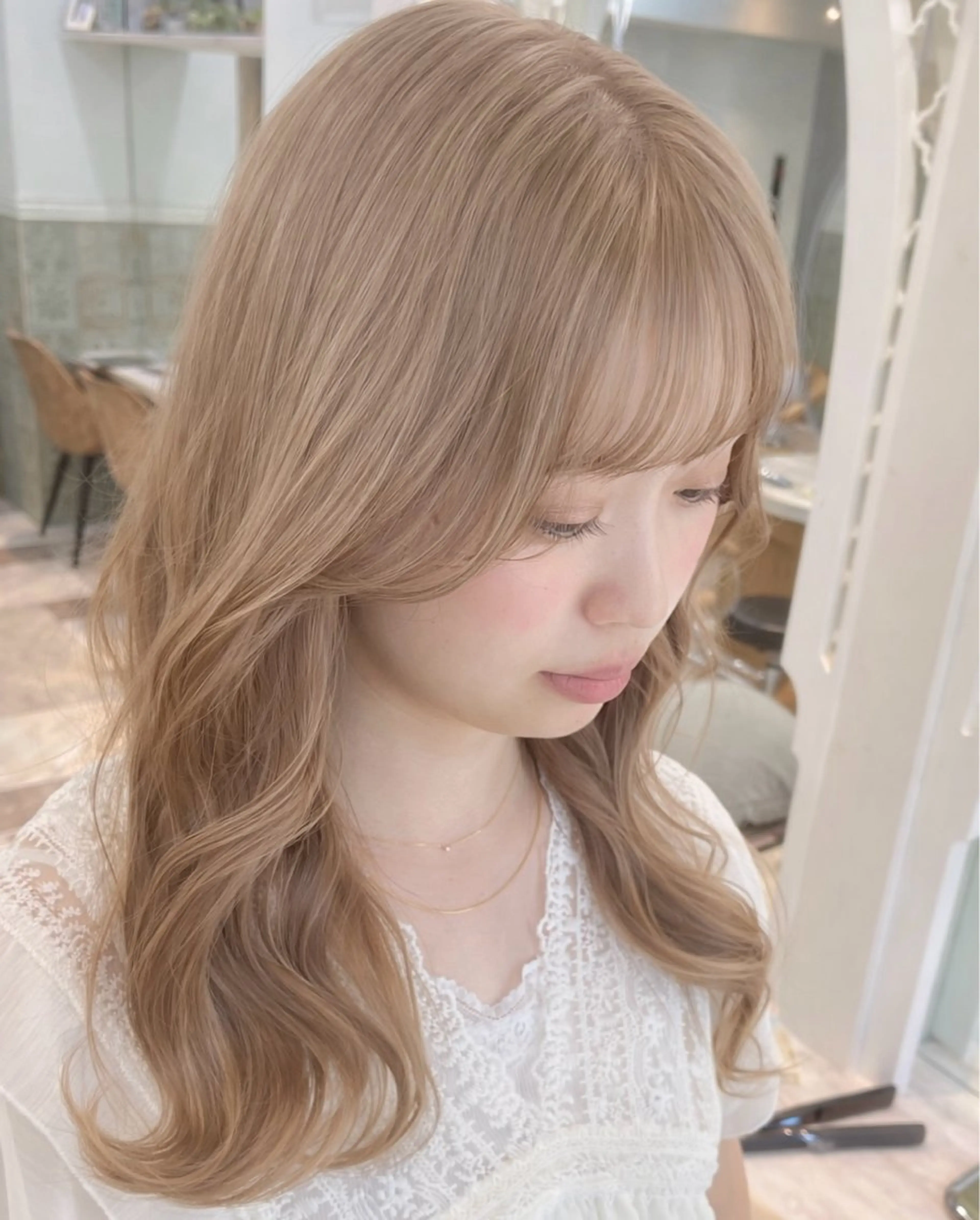 ロング ヘアカラー トリートメント 栄ハイトーン/ ベージュカラー中園薪のヘアスタイル