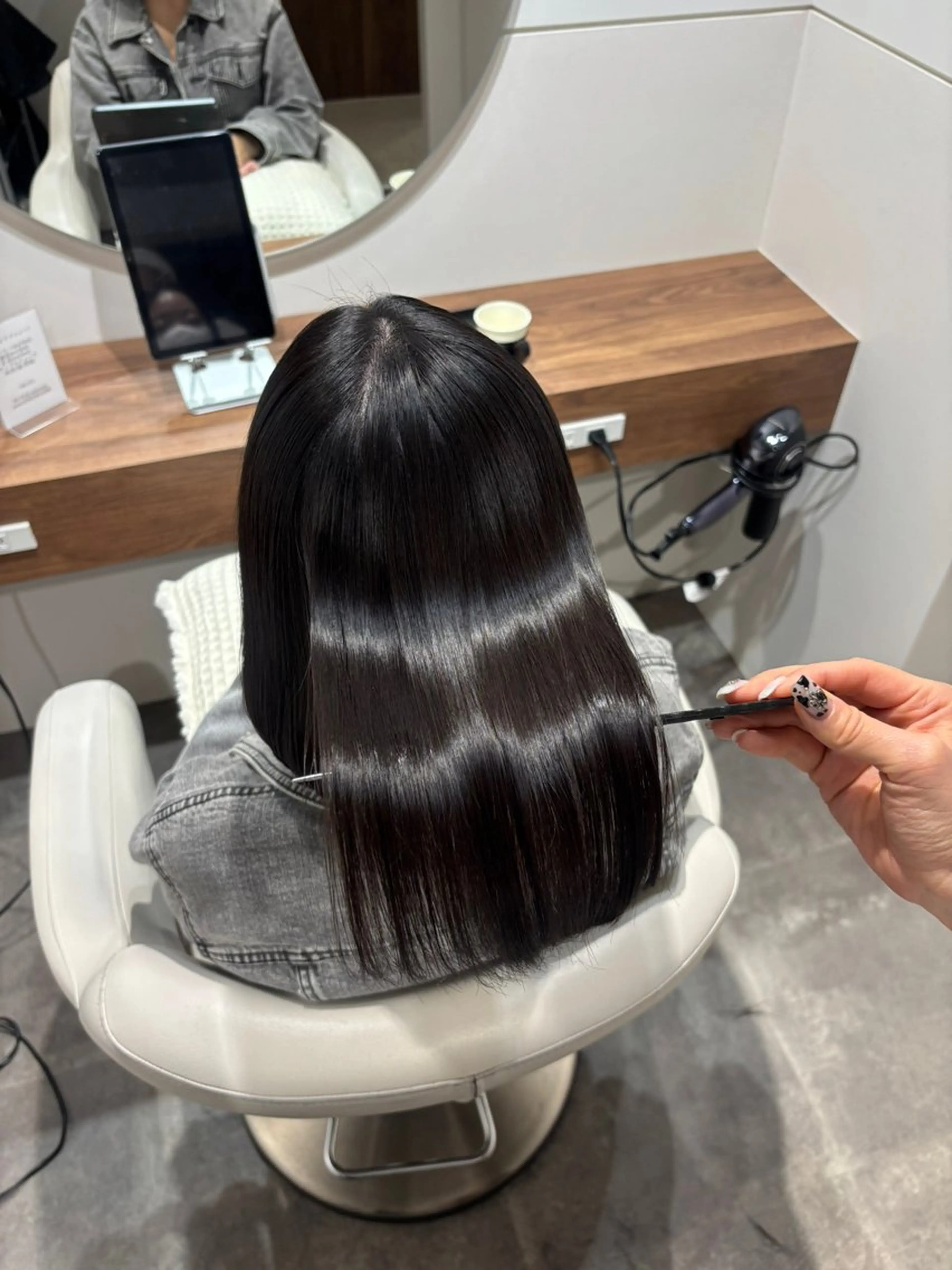 ミディアム トリートメント 美髪ヘア 🤍erikaのヘアスタイル