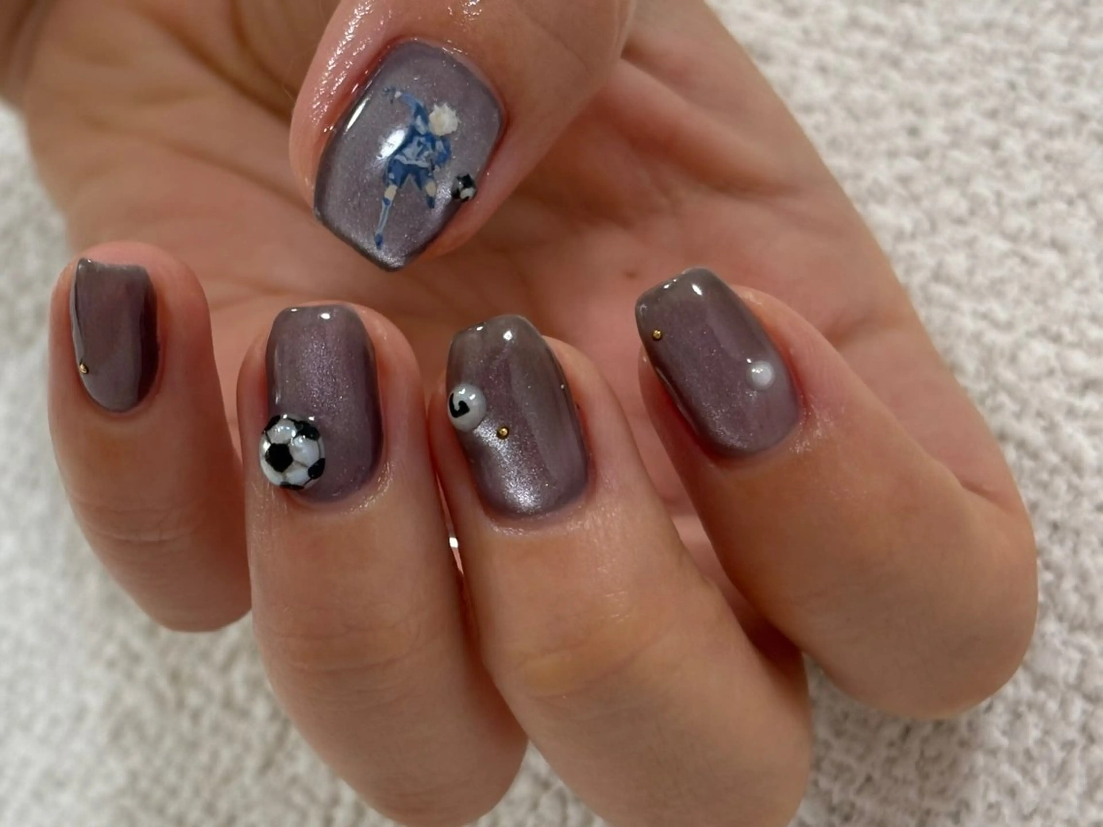 ネイル ジェルネイル ストーンネイル ハンドネイル FIORITURA Maikoのネイルデザイン