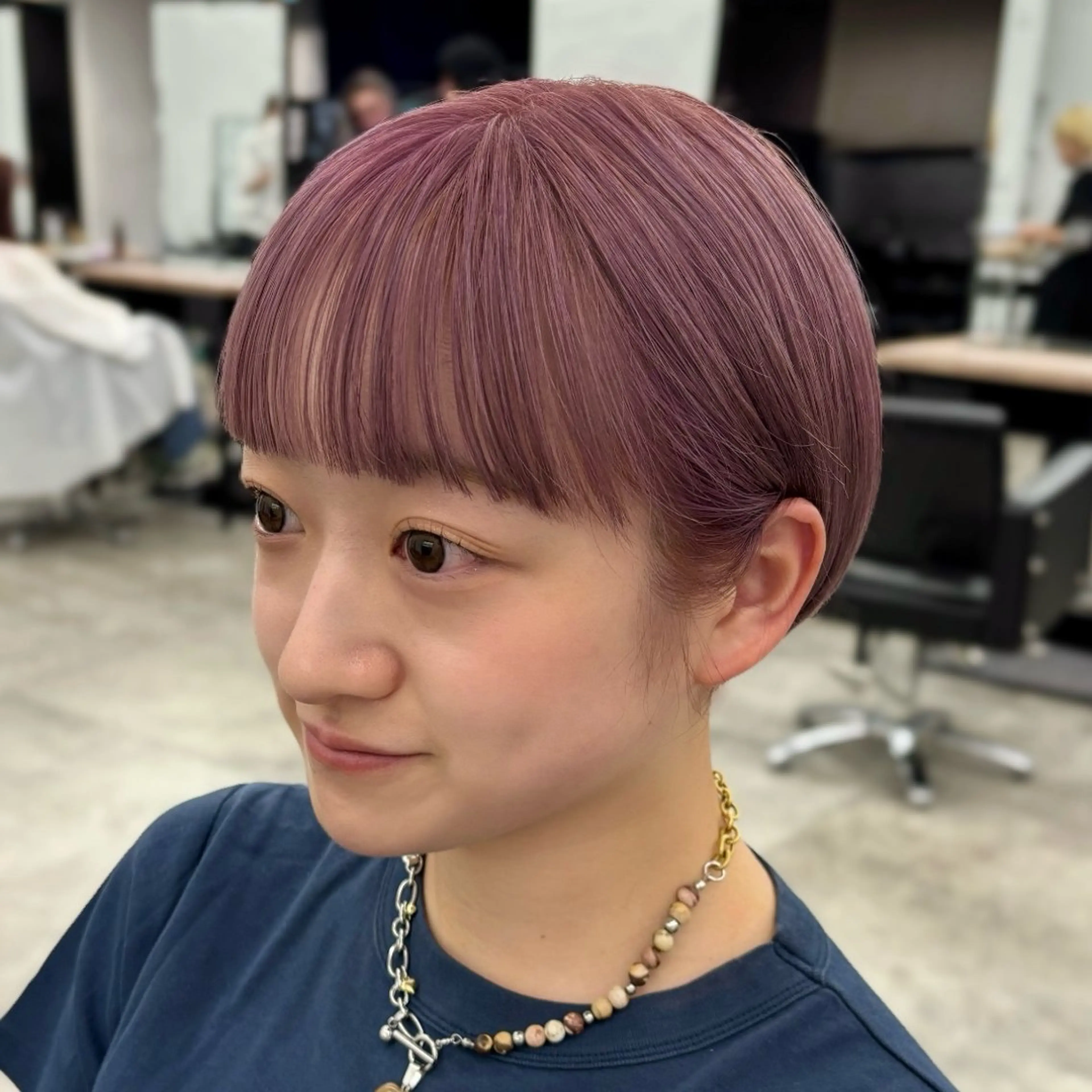 ショート カラー ベージュカラー ピンクカラー ピンクベージュ ショートヘア 顔まわり🥨レイヤー /透明感/まいなのヘアスタイル