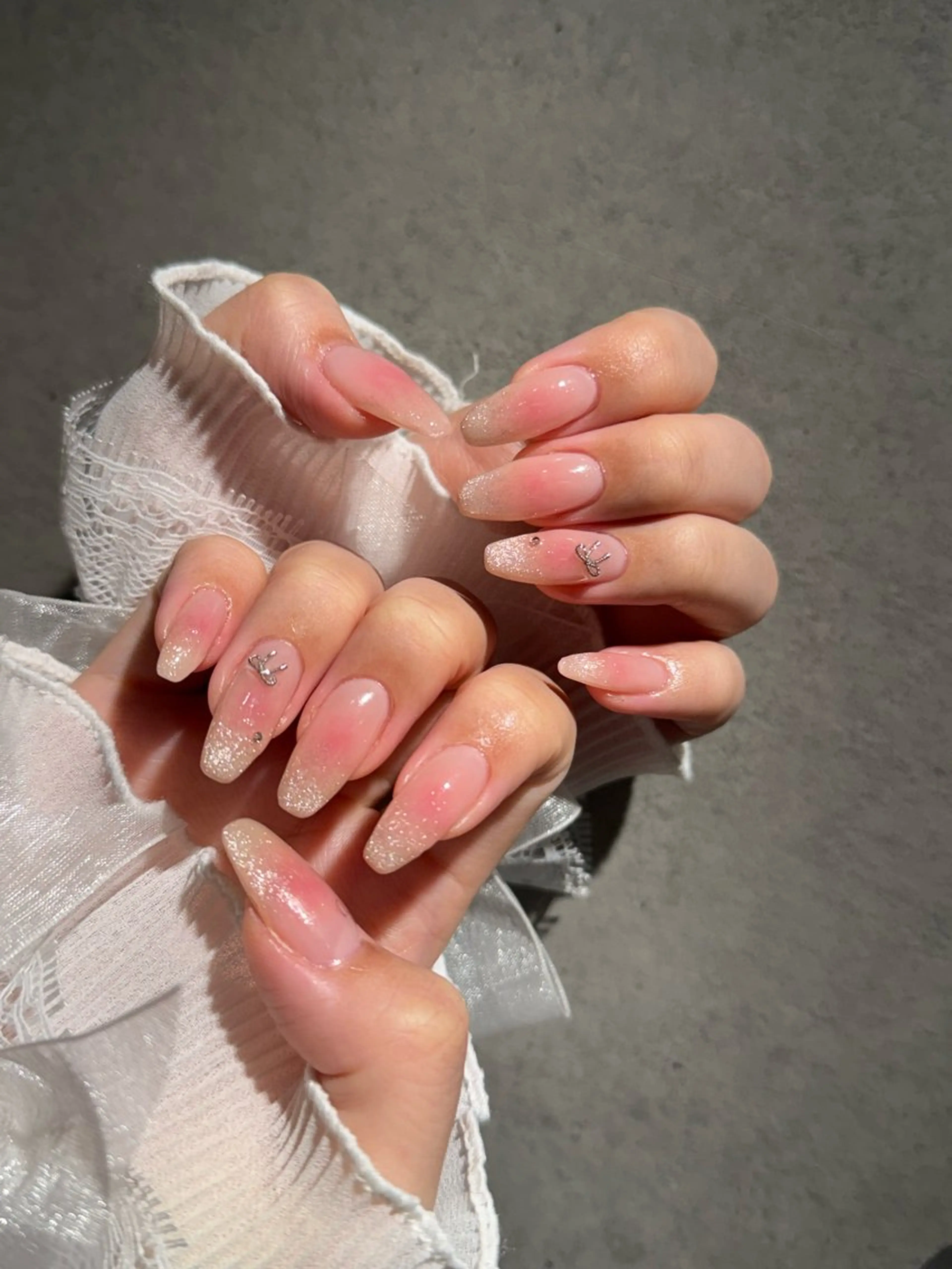 ネイル I-nailロング /ワンホン/キラキラのネイルデザイン