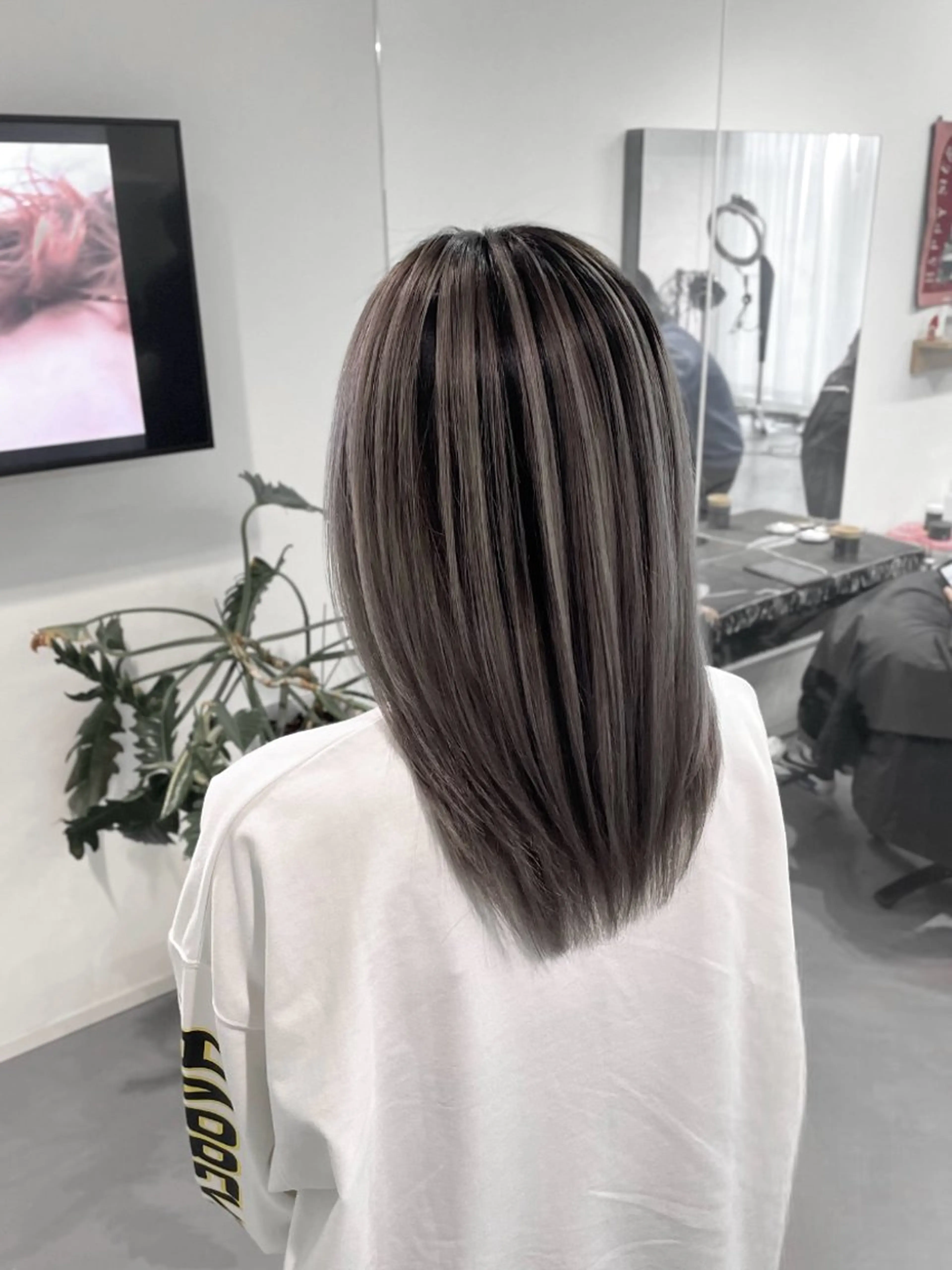 ミディアム ヘアカラー 西山祐生/ハイトーン /ケアブリーチ/艶髪のヘアスタイル