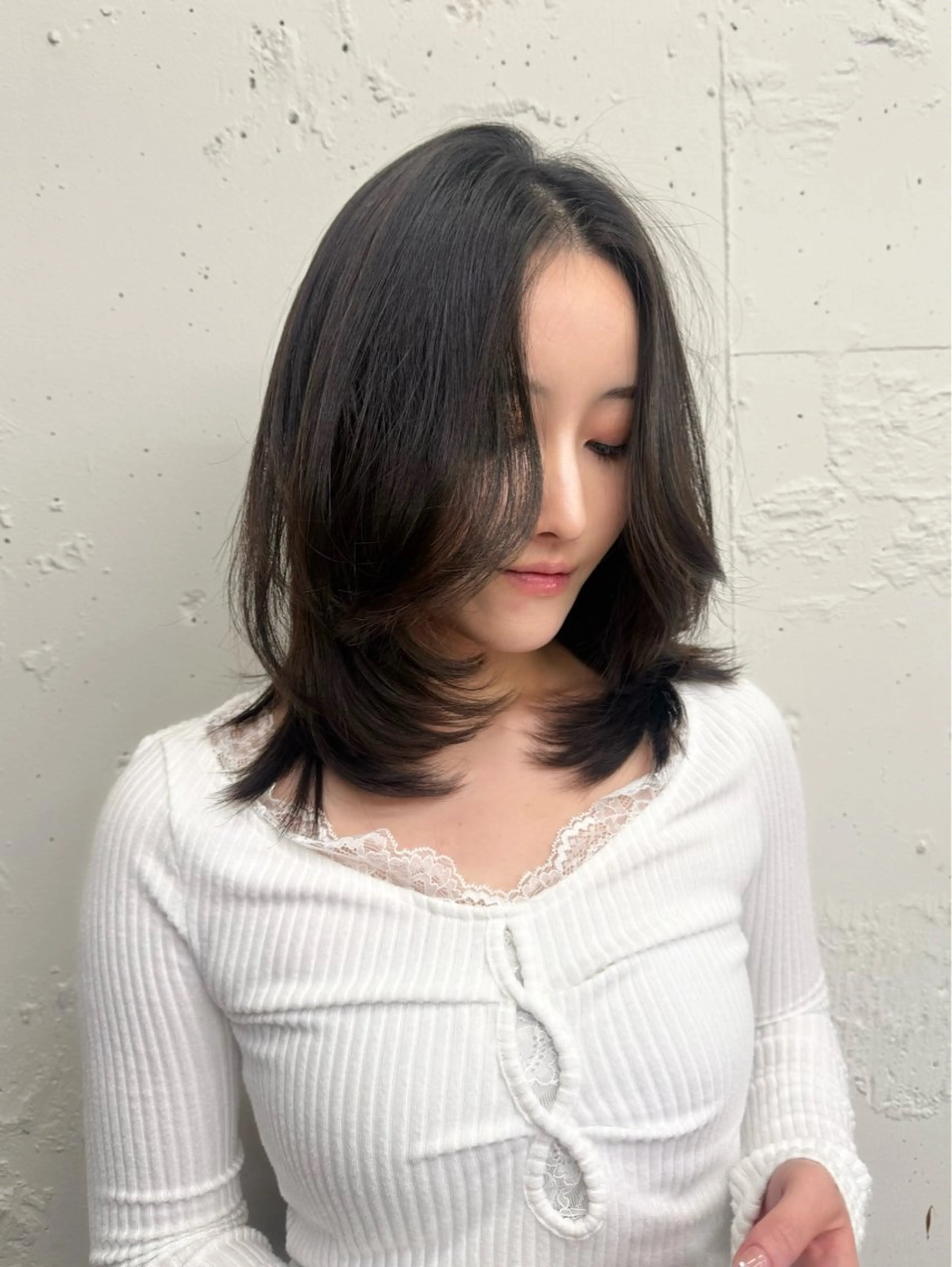 ミディアム ミディアムレイヤー レイヤーカット RINA ブリーチ / 海外レイヤーのヘアスタイル