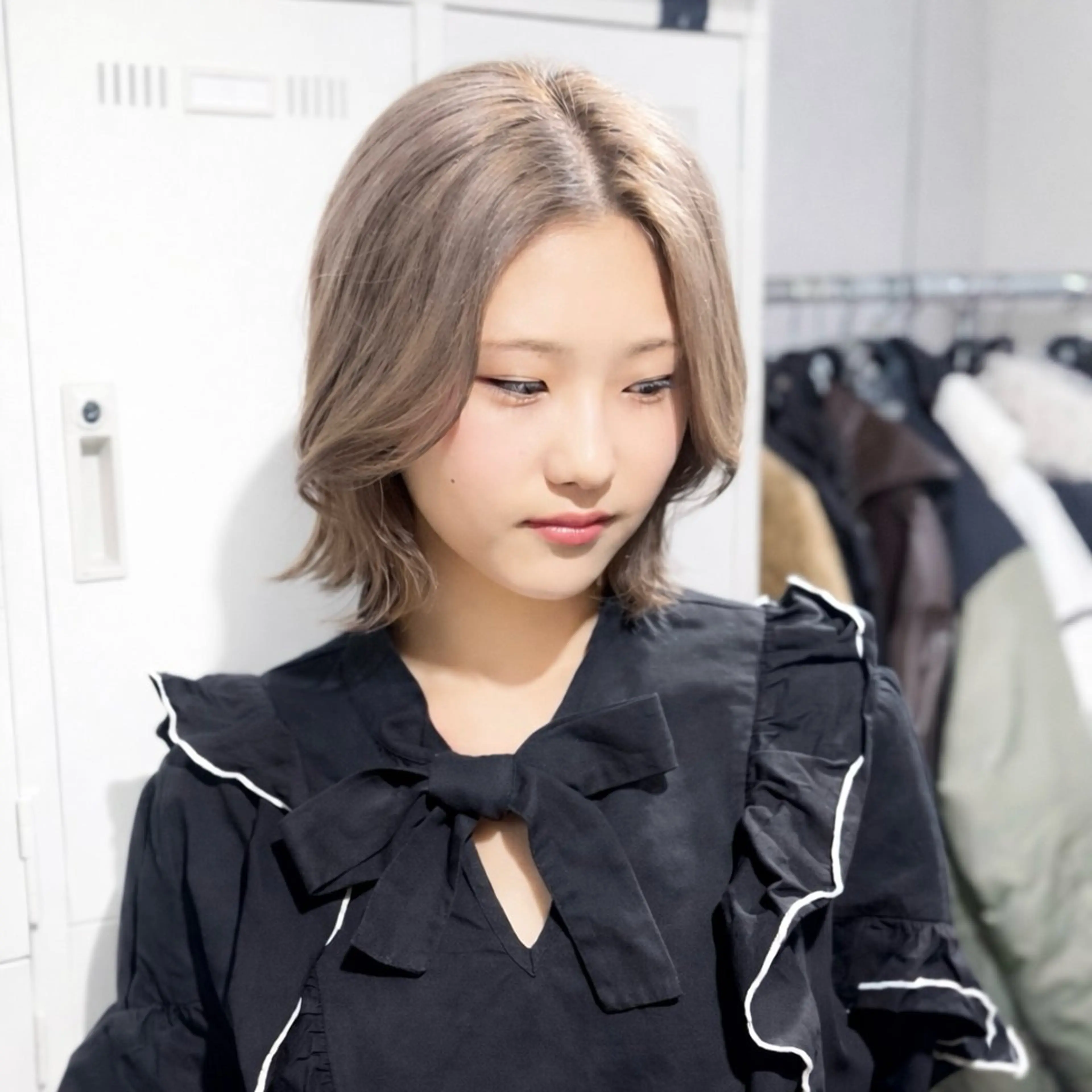 ミディアム カラー パーマ ヘアアレンジ メンズ キッズ ヘアカラー 🦋韓国レイヤー｜ 透明感グレージュ🦋のヘアスタイル