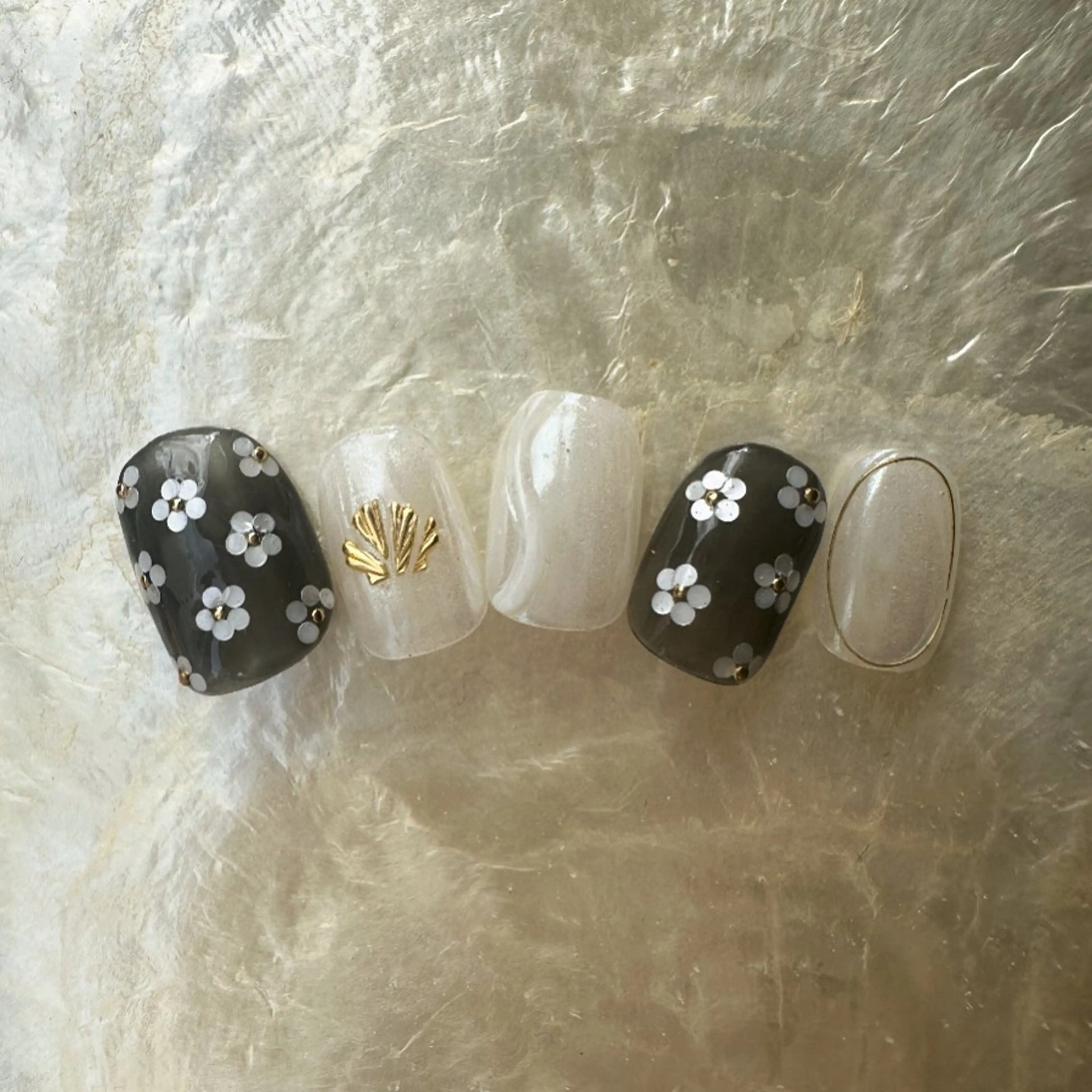 ネイル アートネイル クリアネイル フラワーネイル ホログラムネイル 氷ネイル・うるうるネイル 🪞KAPE NAIL 🪞のネイルデザイン