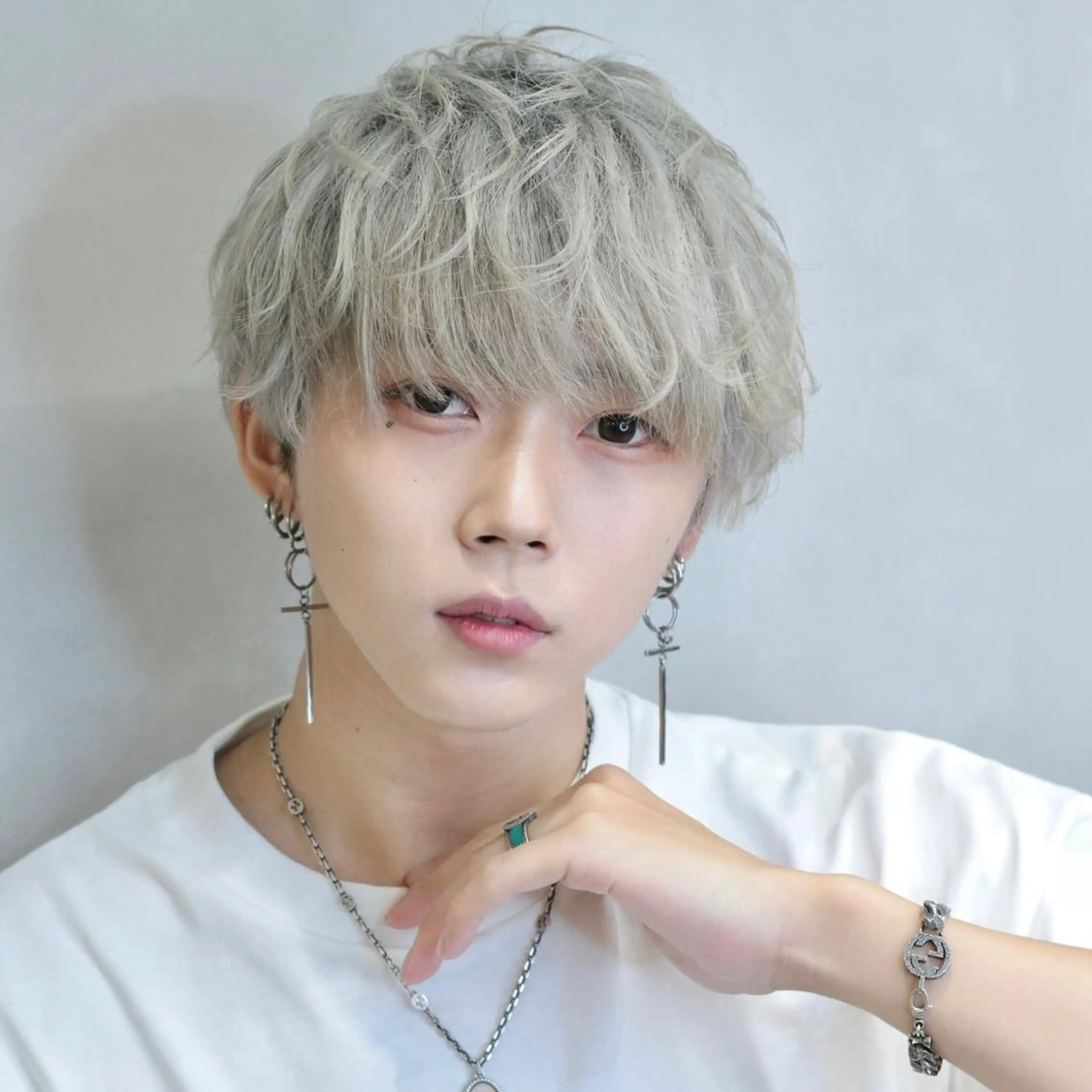 ショート カラー メンズ 飯塚 想のヘアスタイル