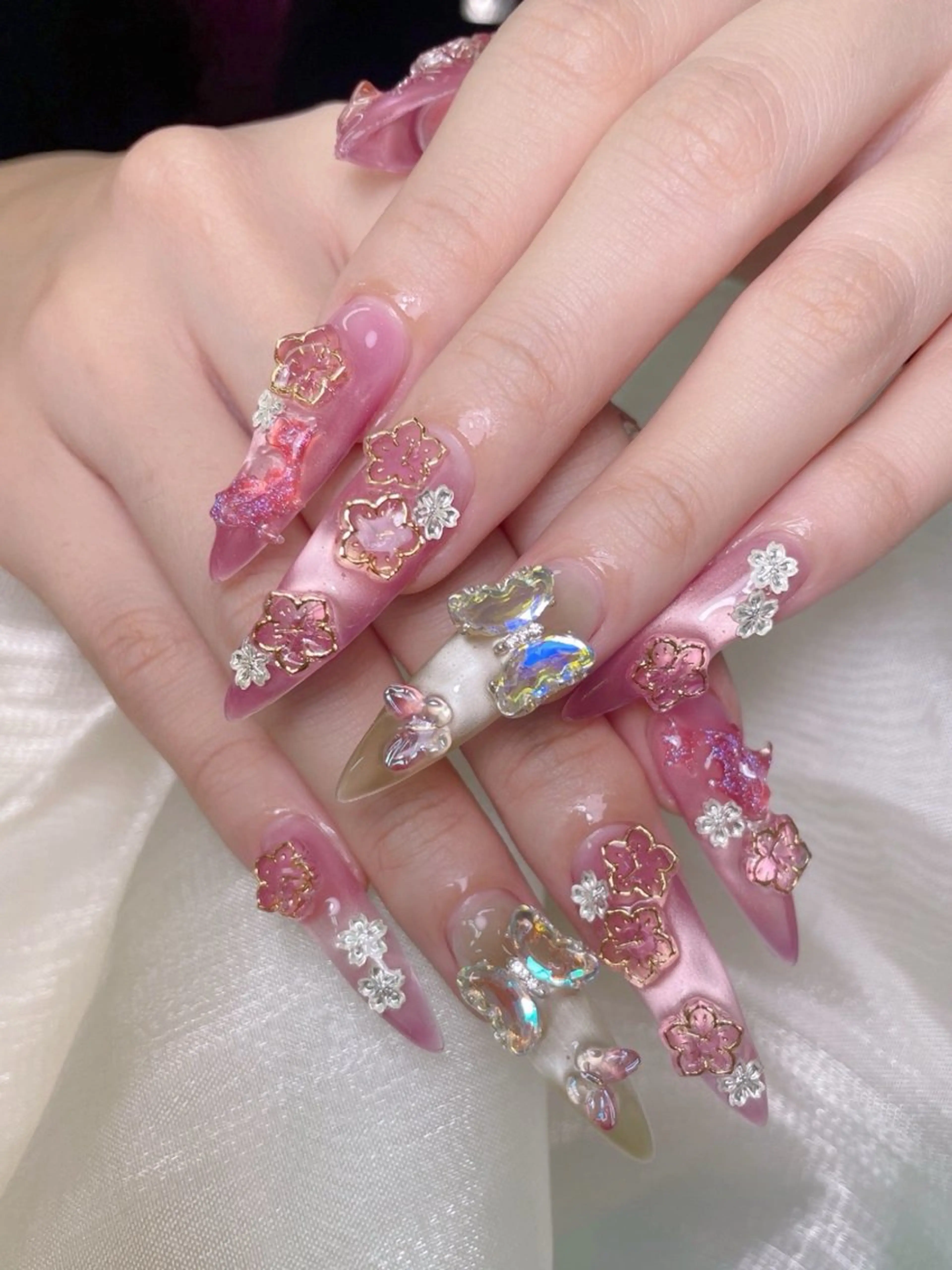 ネイル lucky nail 歌舞伎町のネイルデザイン
