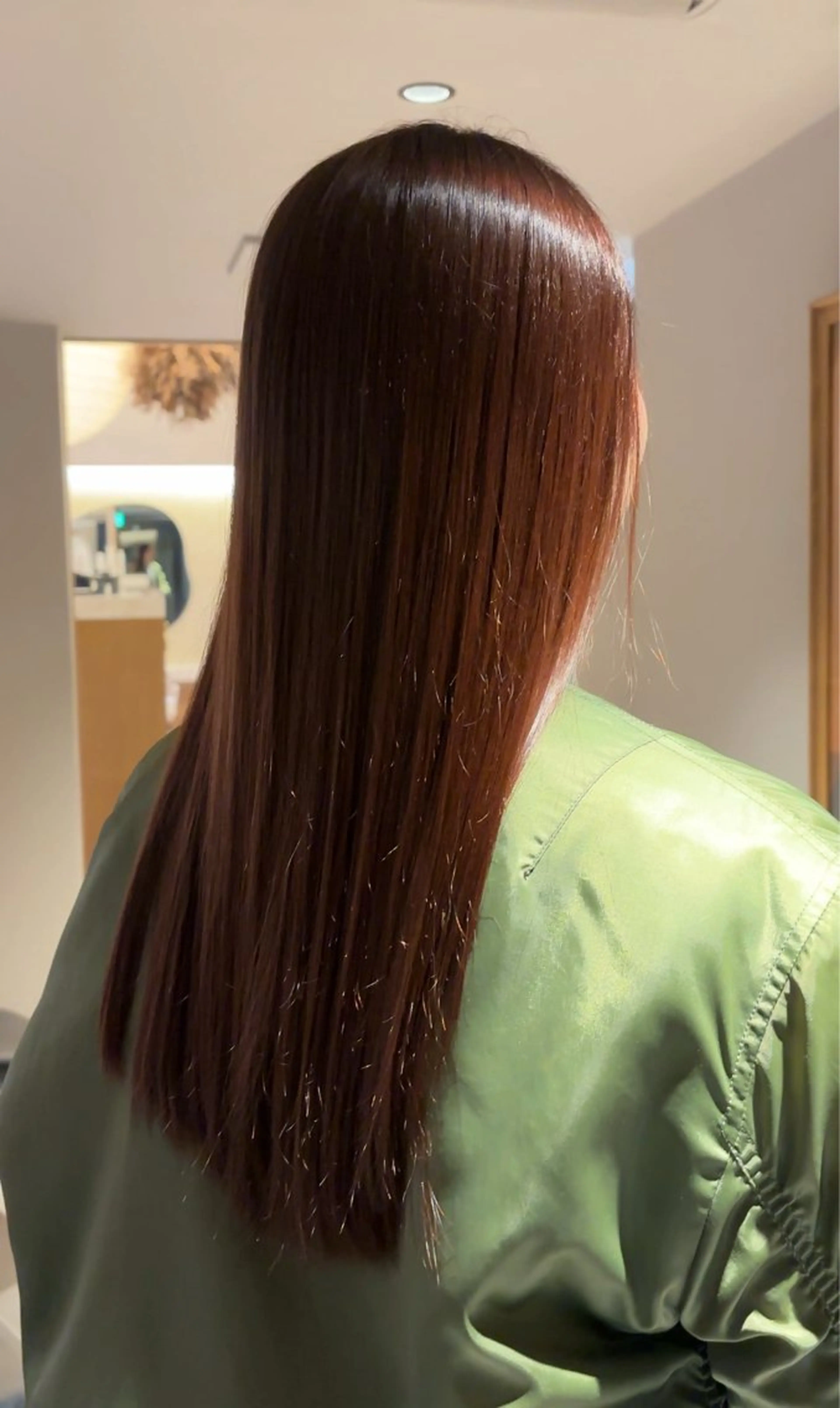 カラー ブラウンカラー オレンジ オレンジブラウン Yiye神宮前店所属・kuraoka sara🎶のヘアスタイル